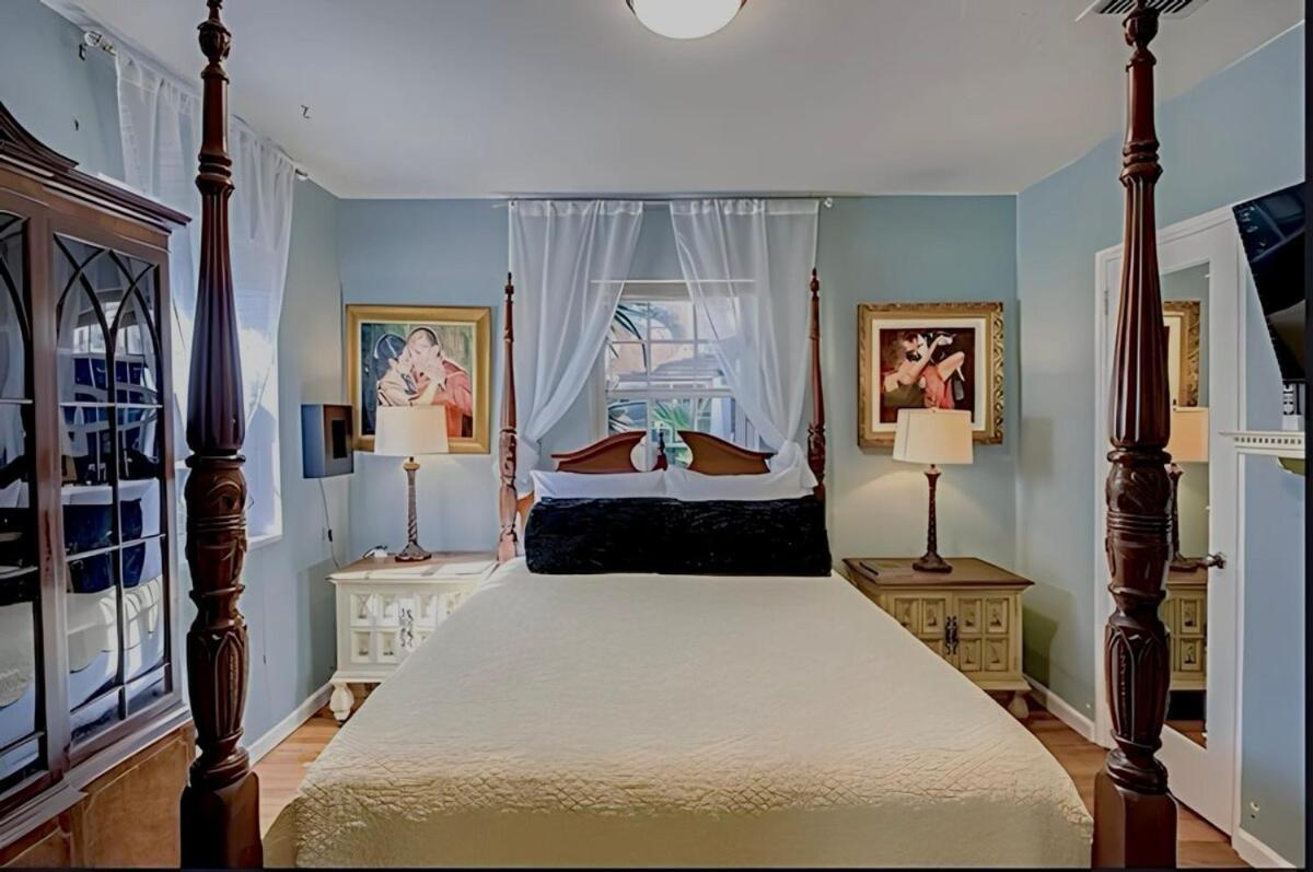 Tango Mango House With Private Hot Tub Holiday home West Palm Beach