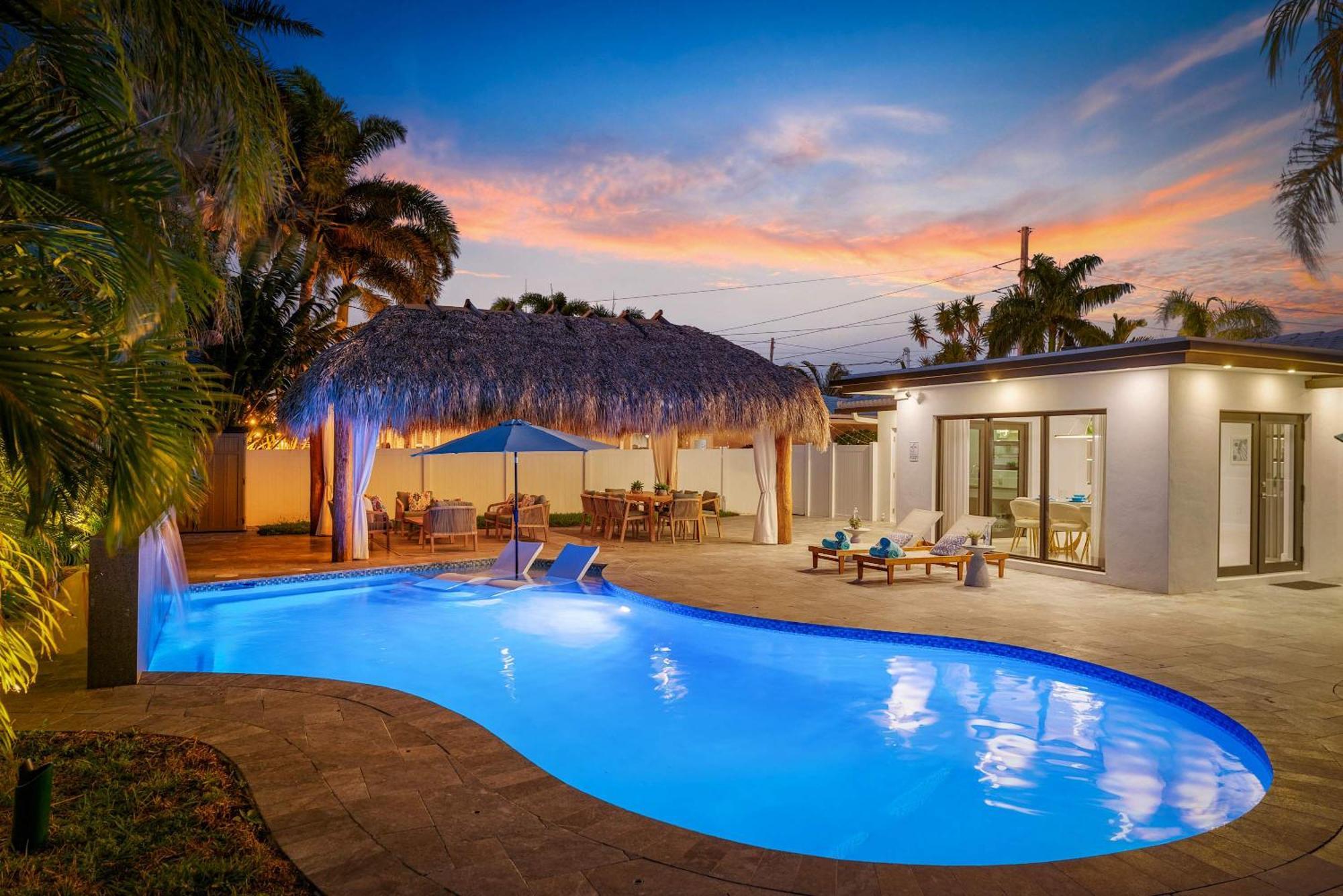 Tiki Hut Paradise Mins To W Fire Pit