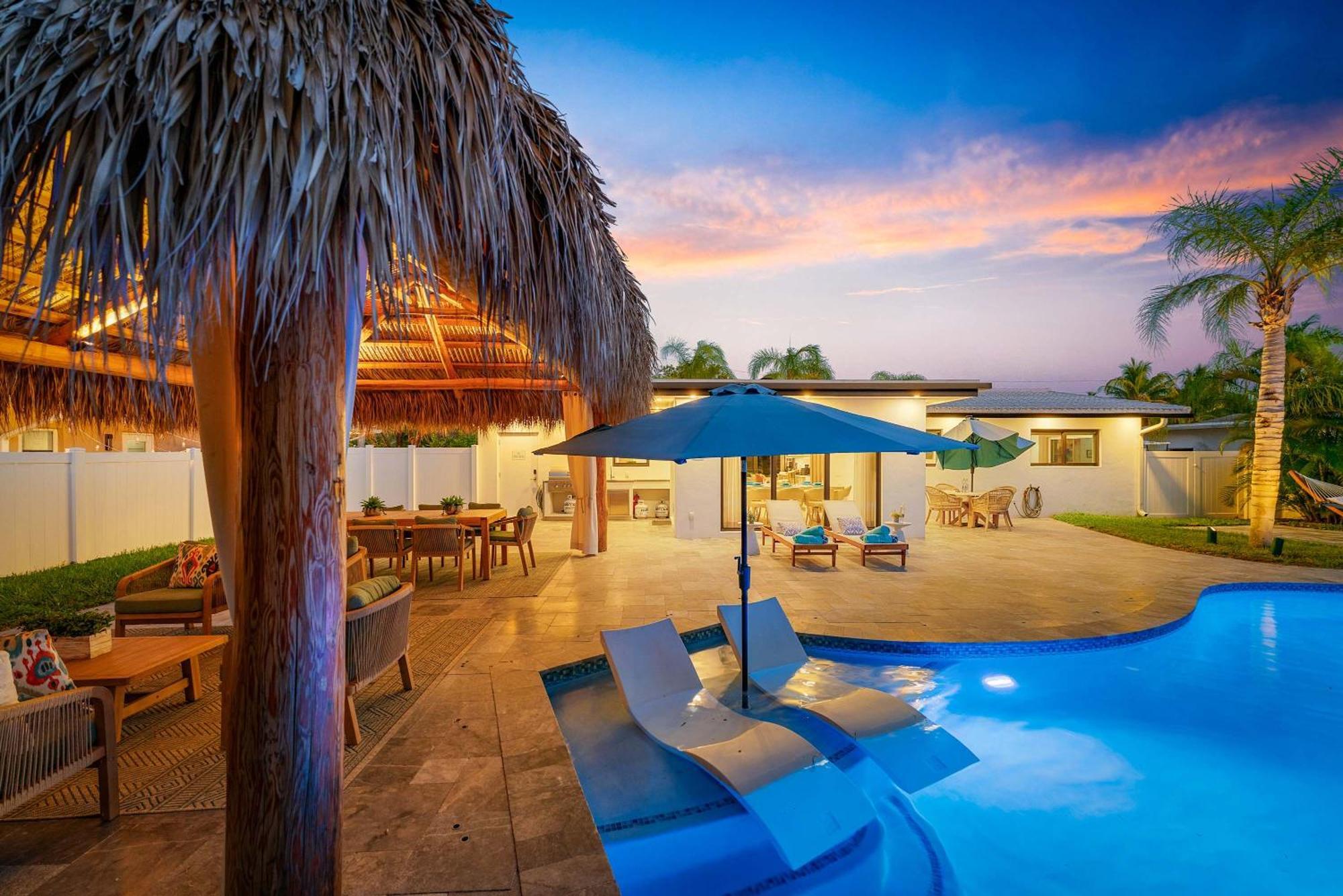 Holiday home Tiki Hut Paradise Mins To W Fire Pit