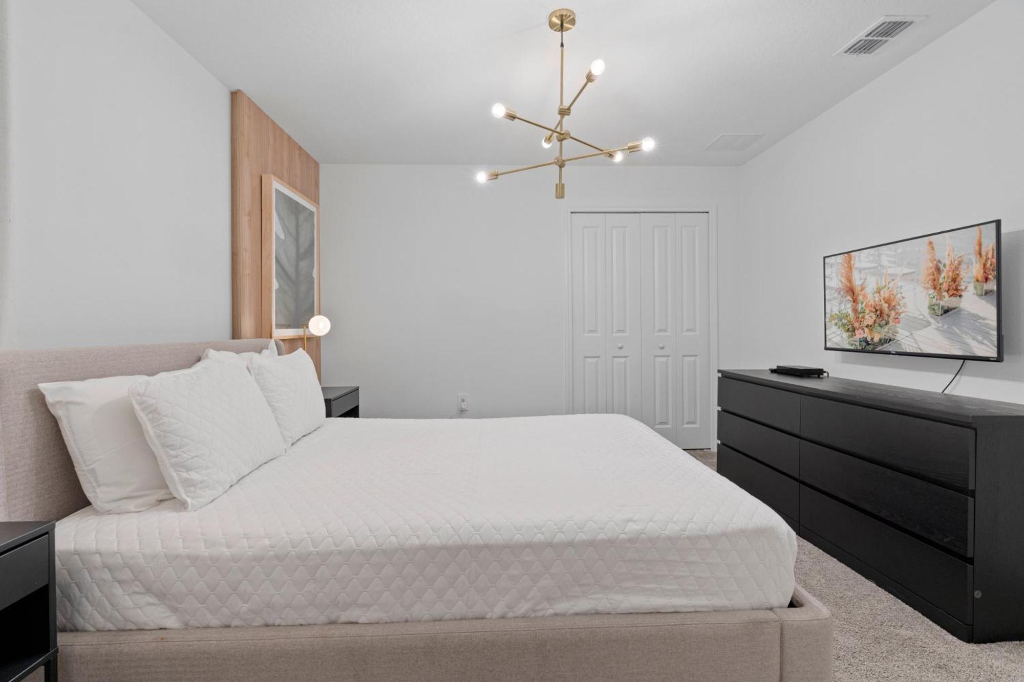 Brand New 9 Bedrooms5 Baths At Storey Resort *