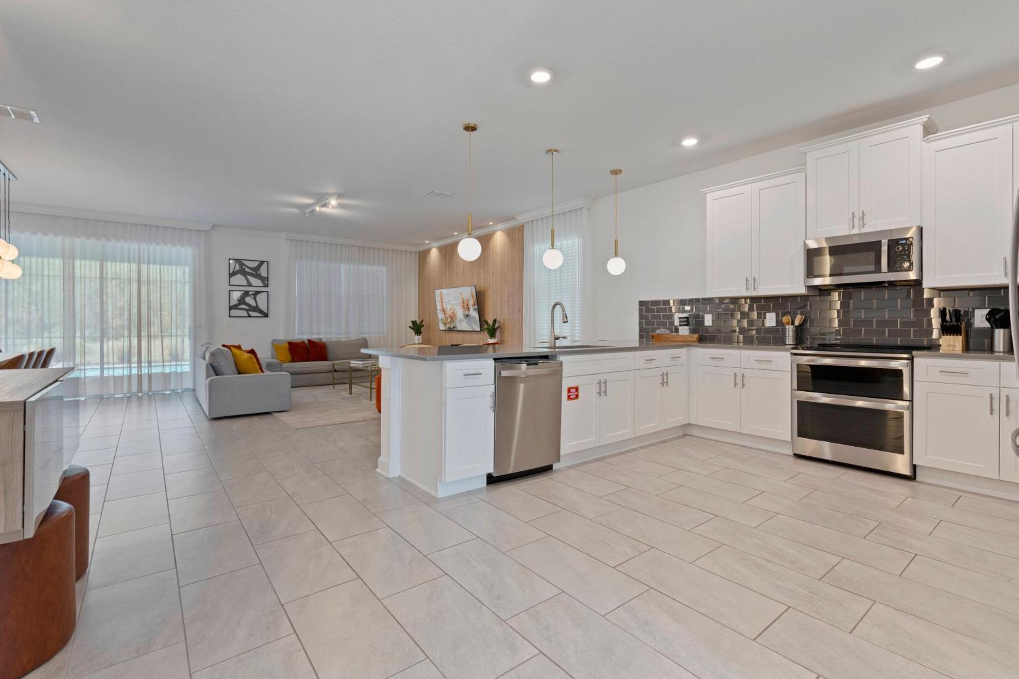 Brand New 9 Bedrooms5 Baths At Storey Resort