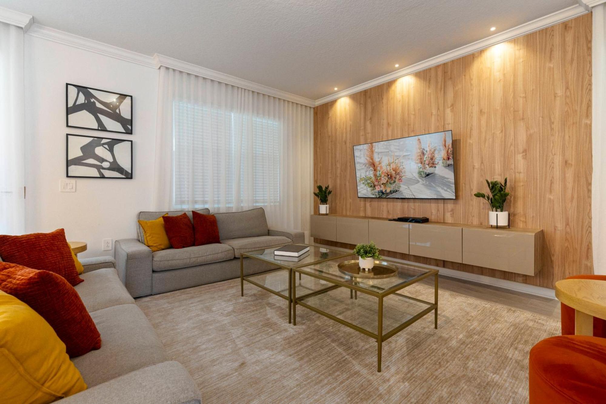 Brand New 9 Bedrooms5 Baths At Storey *
