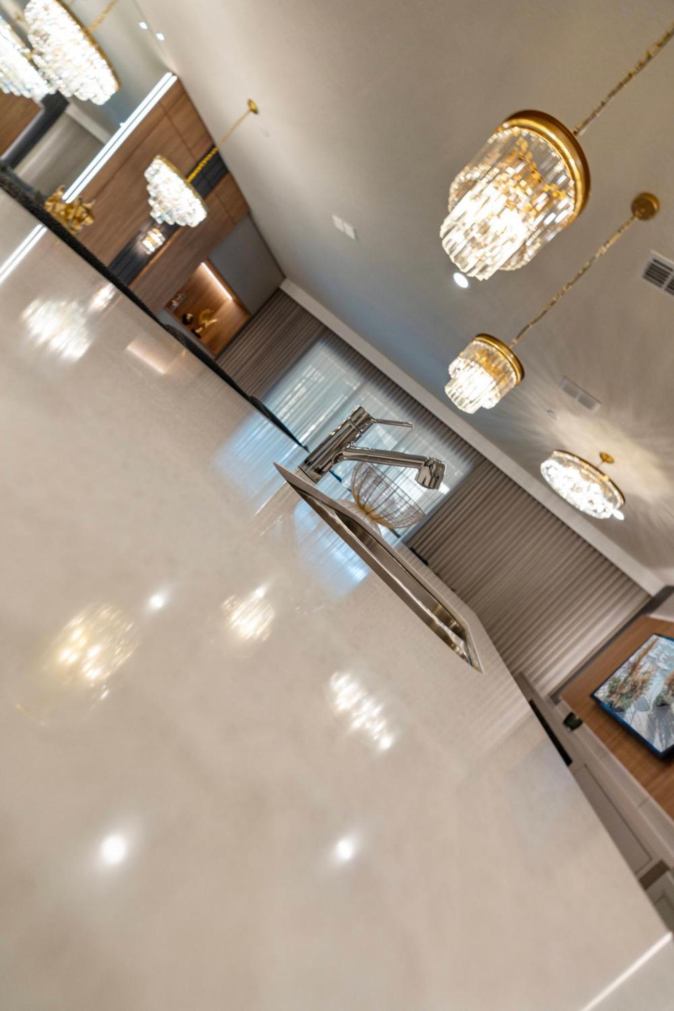 Resort Brand New 10bdrms At Windsor Cay *
