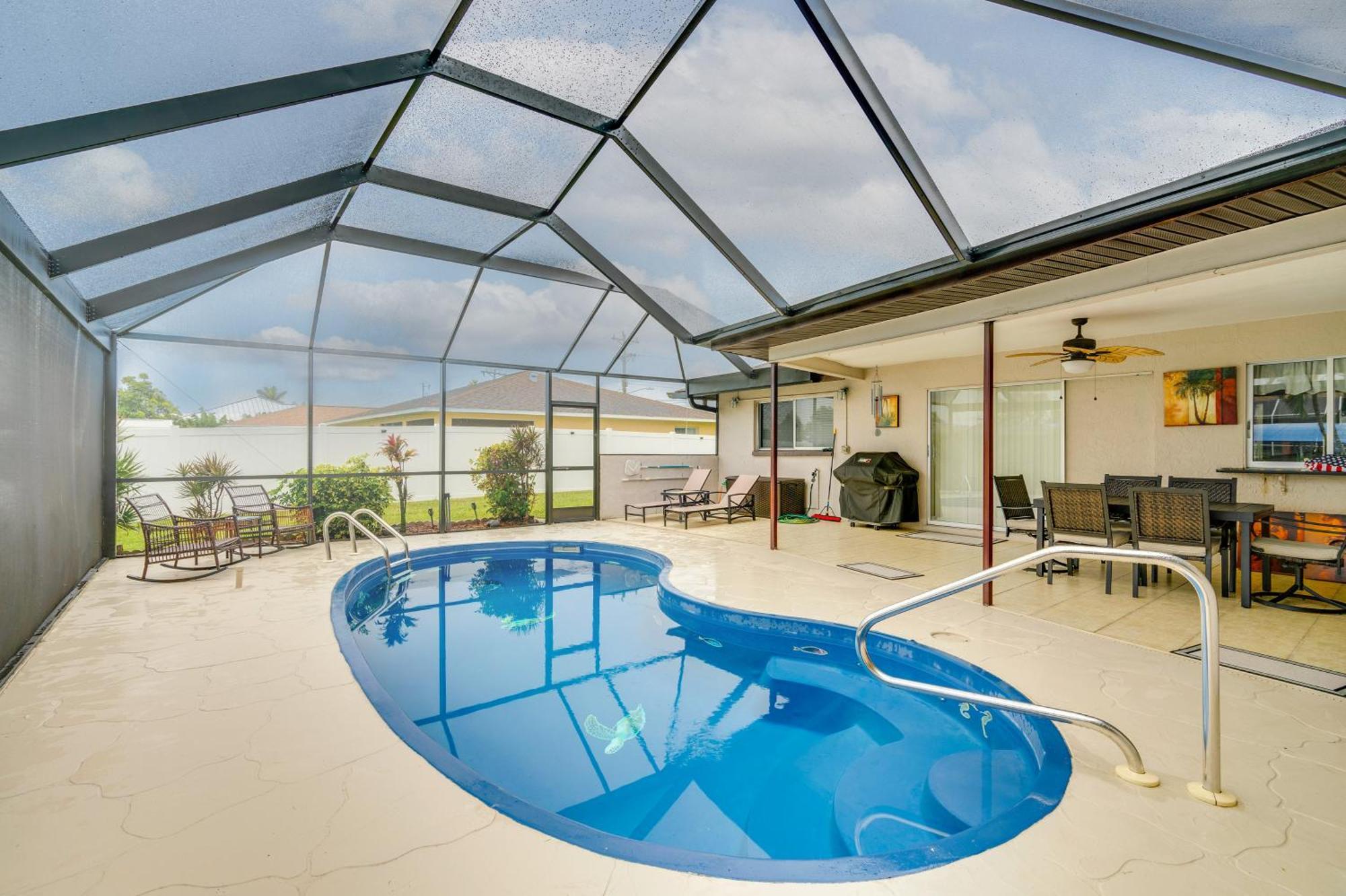 Canal-front With Dock And Lanai In Cape Coral! Cape Coral