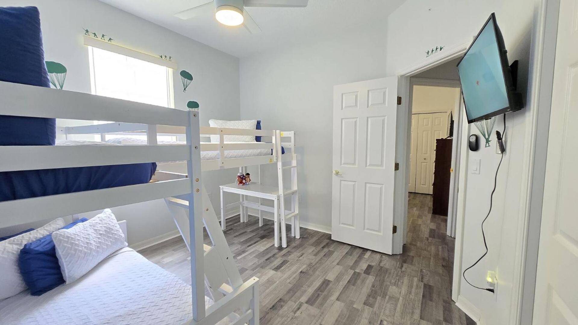 Holiday home Themed Kid Bedrooms, 17 Miles To And Legoland, Private Pool, Kitchen, Wifi, Washer, Dryer