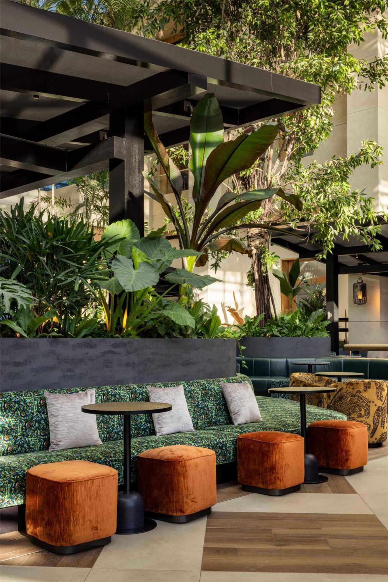 Resort The Diplomat Hollywood, Curio Collection By Hilton