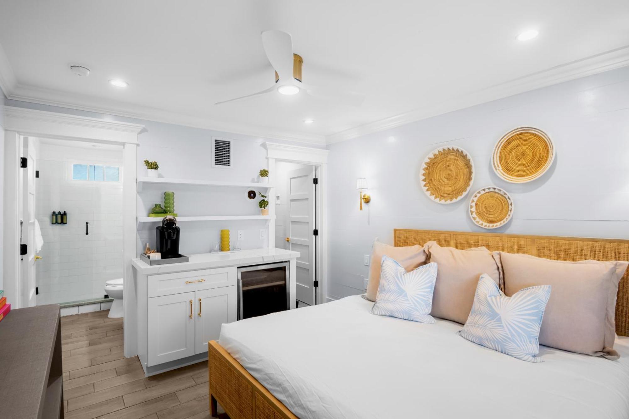 Hotel Tropical Breeze