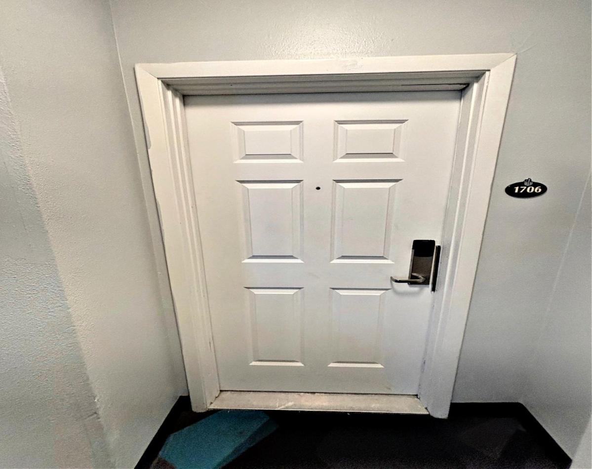 Vacation In Comfort And Luxury - 1 Bedroom Direct Oceanfront - Wyndham Ocean Walk 1706 Apartment