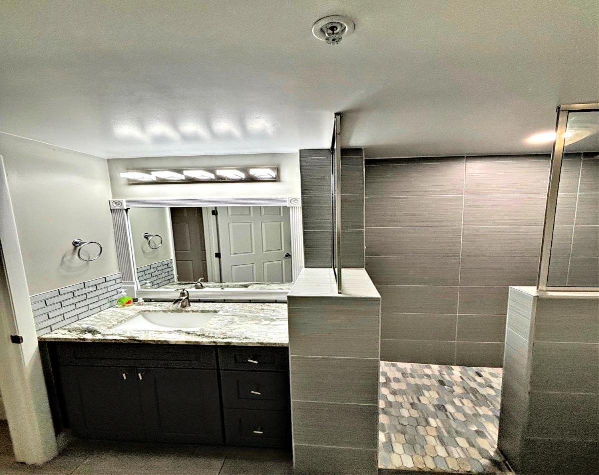 Vacation In Comfort And Luxury - 1 Bedroom Direct Oceanfront - Wyndham Ocean Walk 1706 Apartment