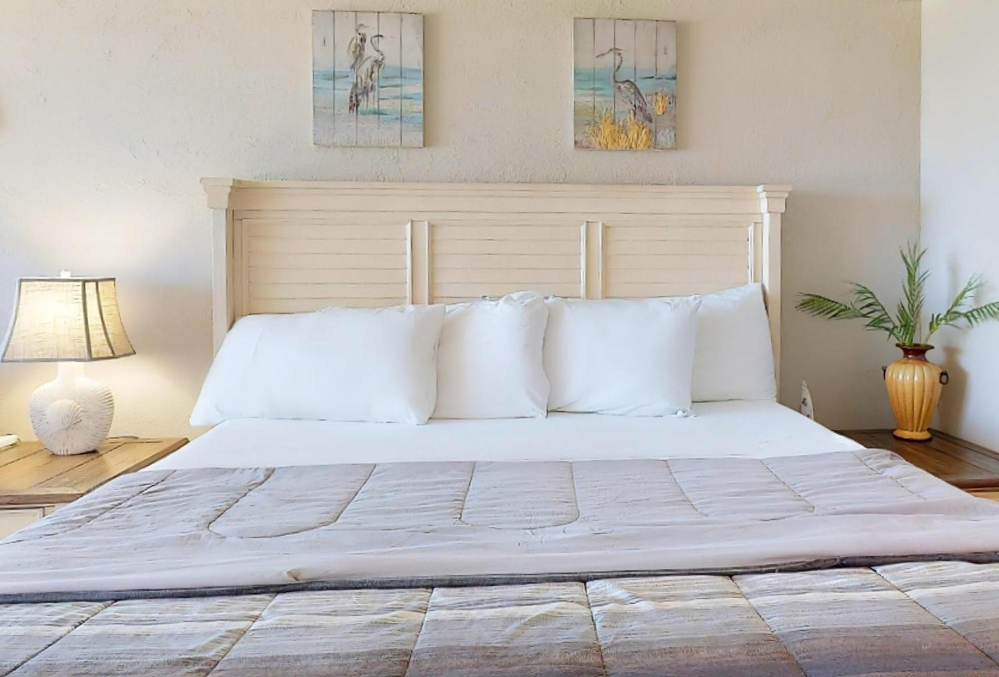 Sunshine & Oceanfront Serenity Apartment Daytona Beach Shores
