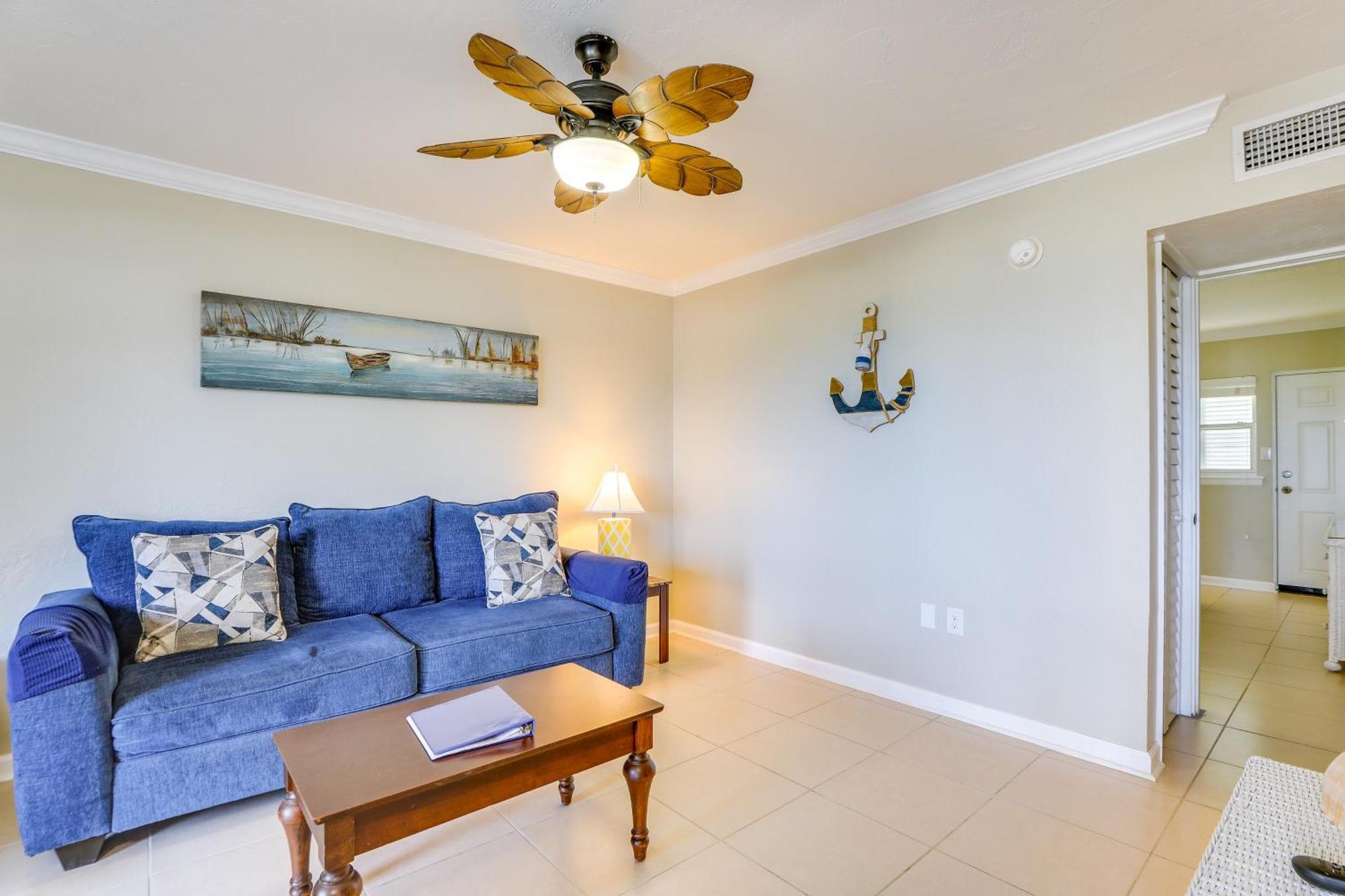Apartment Gulf Getaway With Porch And Direct Access! Longboat Key