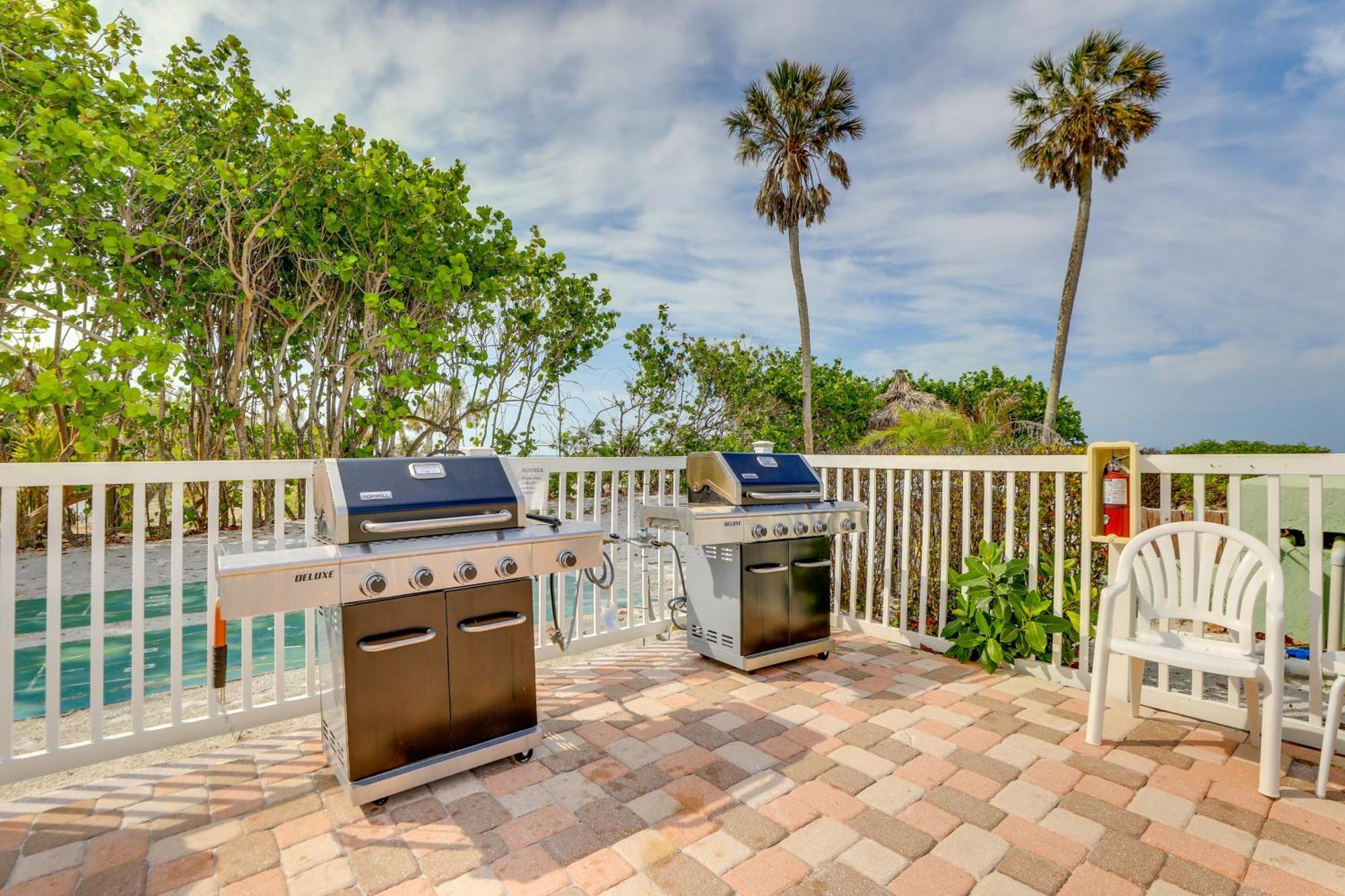 Gulf Getaway With Porch And Direct Access! * Longboat Key