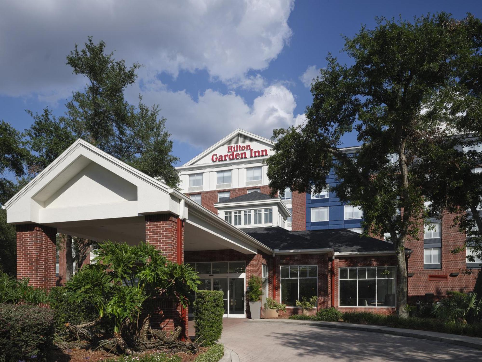 Hilton Garden Tampa East Brandon 3* Mango