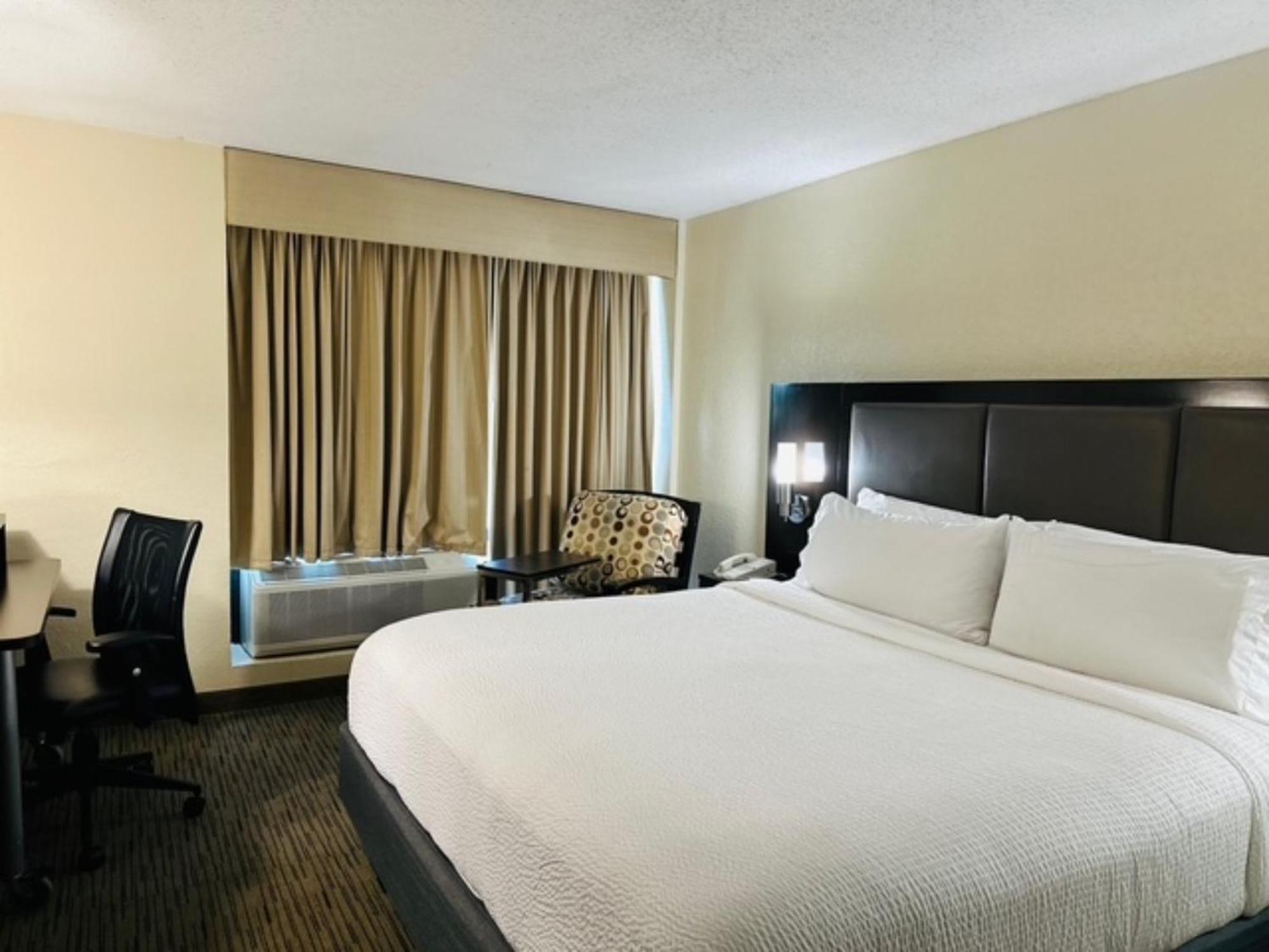 Hotel Miami International Airport By Ihg 3*