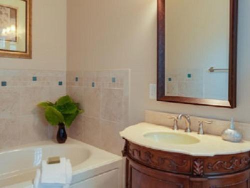 Seaglass Bed & Breakfast 4*