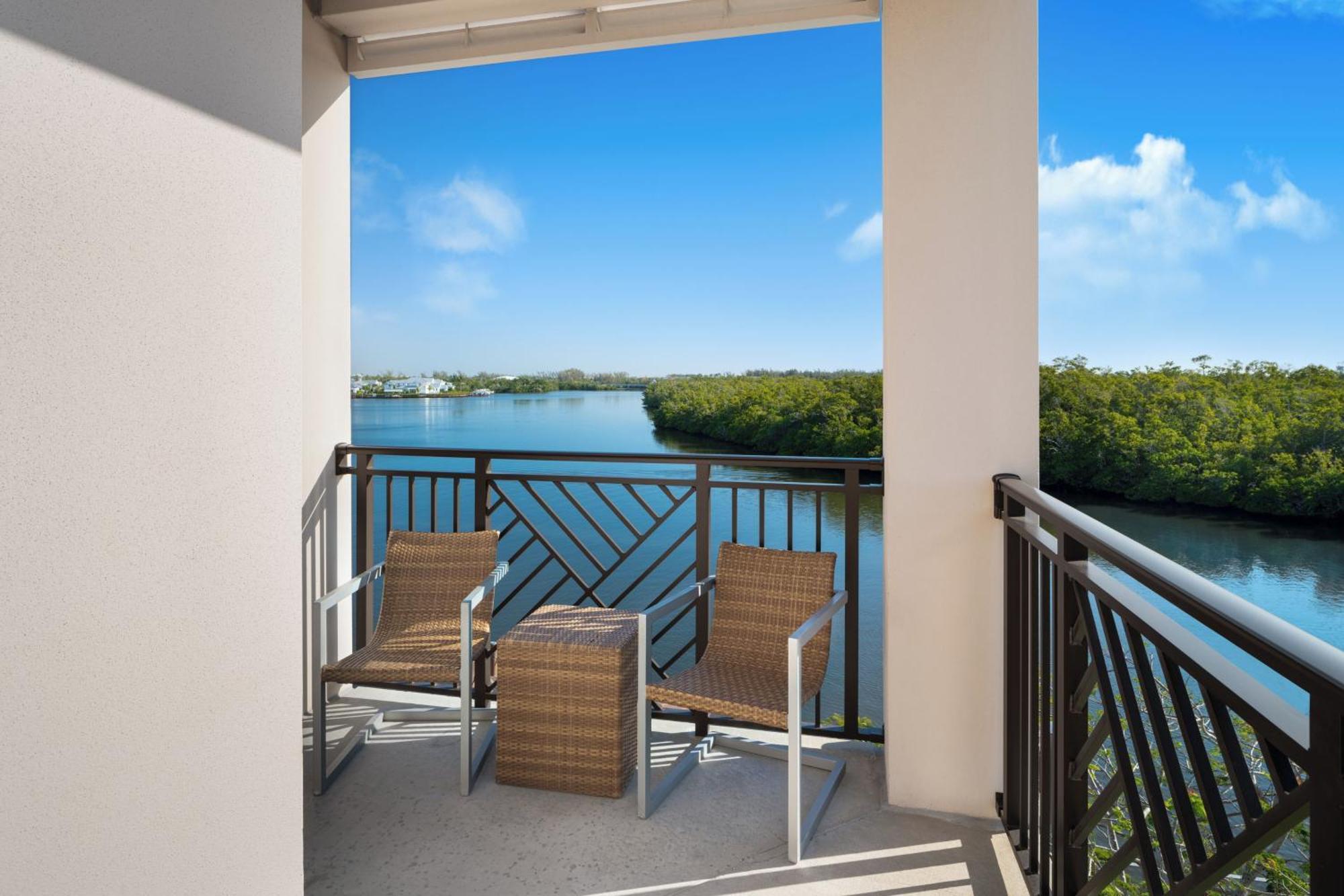 Hyatt House 5th Avenue 3* Naples