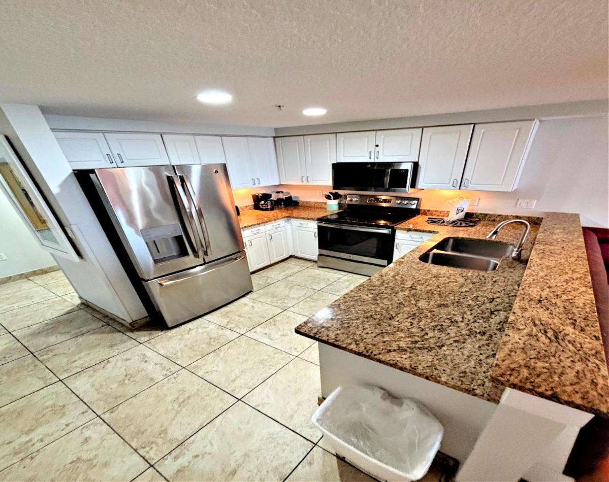 2 Bedroom Direct Oceanfront Wyndham Ocean Walk Daytona 2226-0