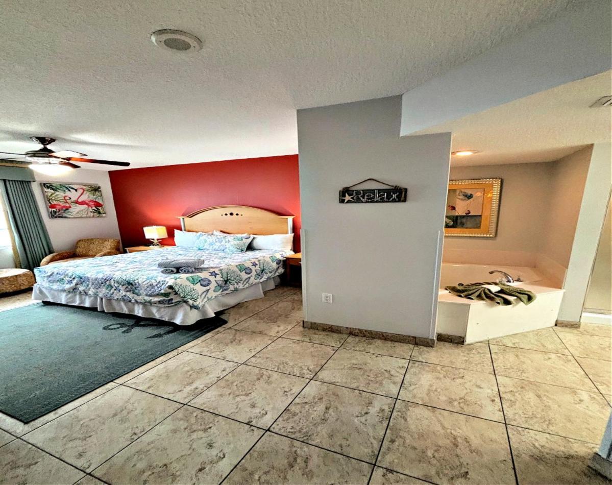 Apartment 2 Bedroom Direct Oceanfront Wyndham Ocean Walk - Daytona Funland 2226 Daytona Beach