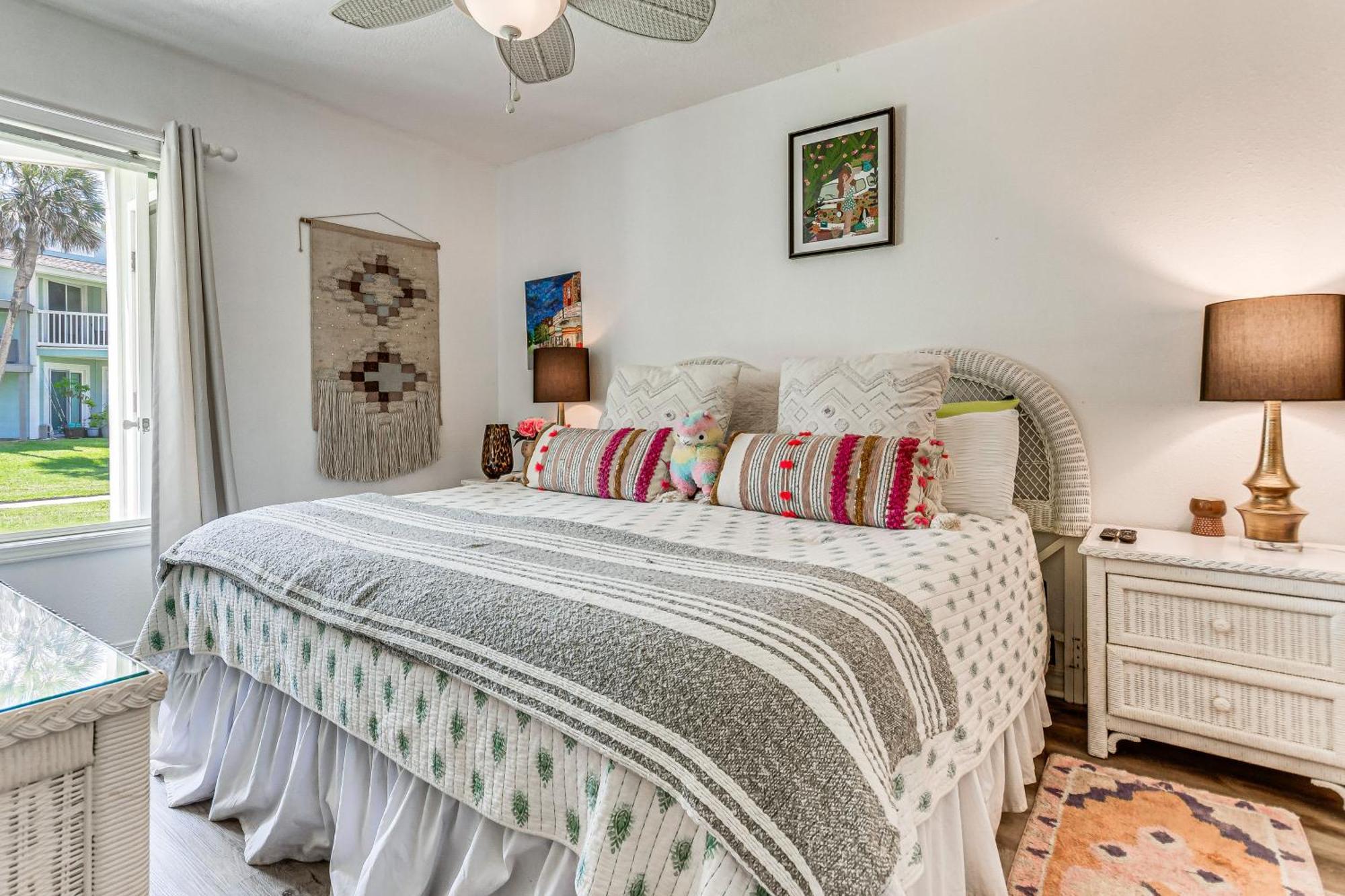 Eco-bungalow Pensacola Access! * Pensacola Beach