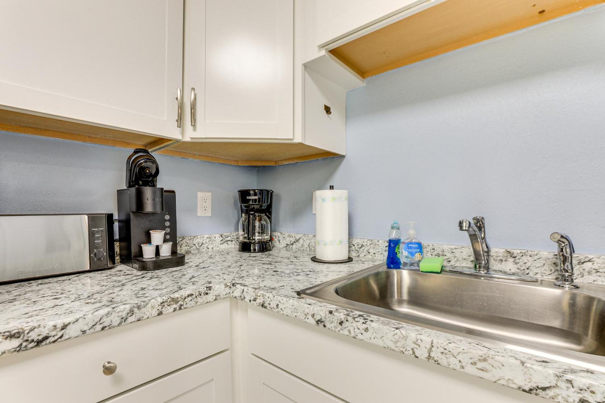 Indian Rocks Duplex, Close To Beaches! Apartment