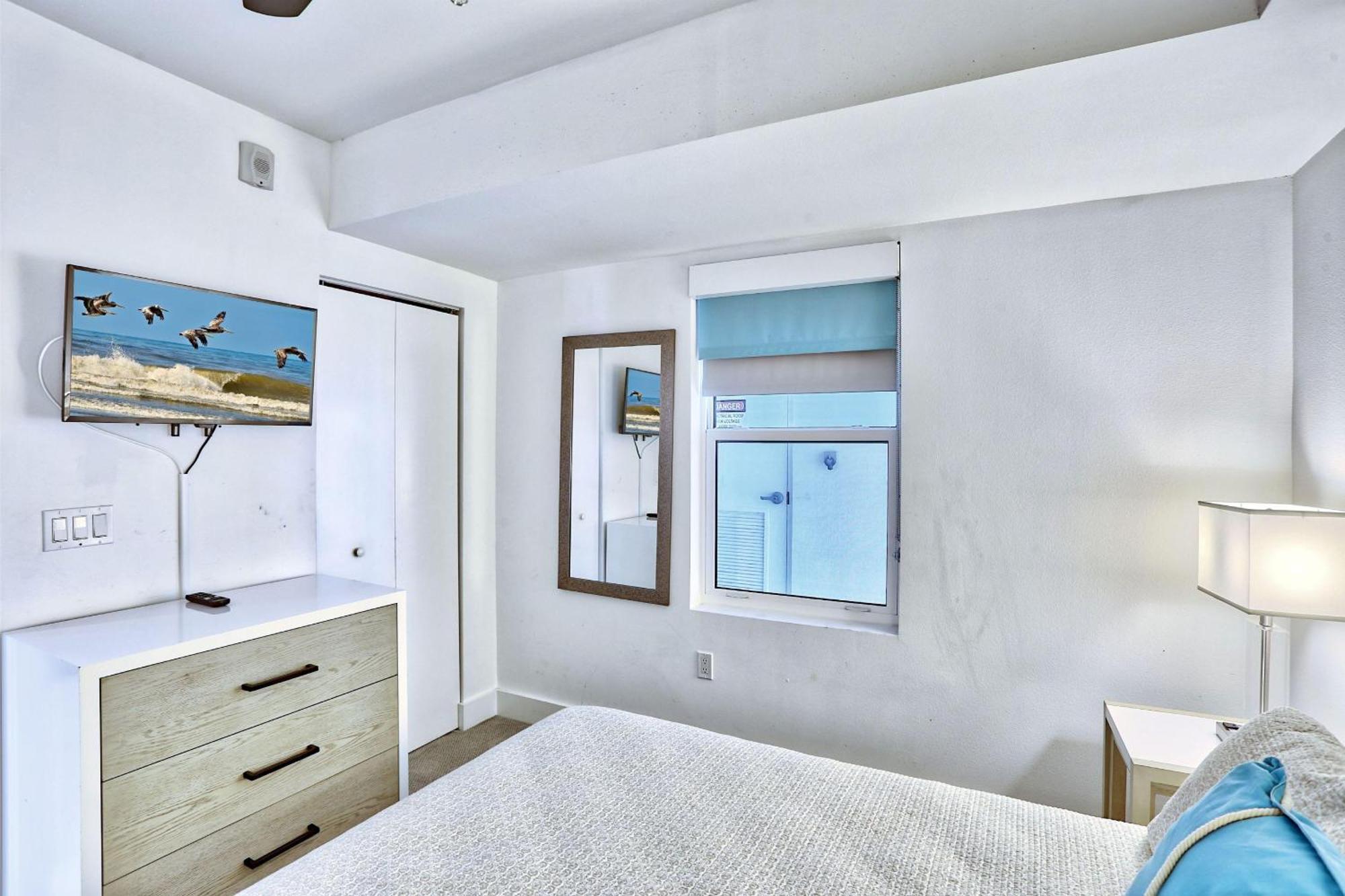Oceana 203 West *