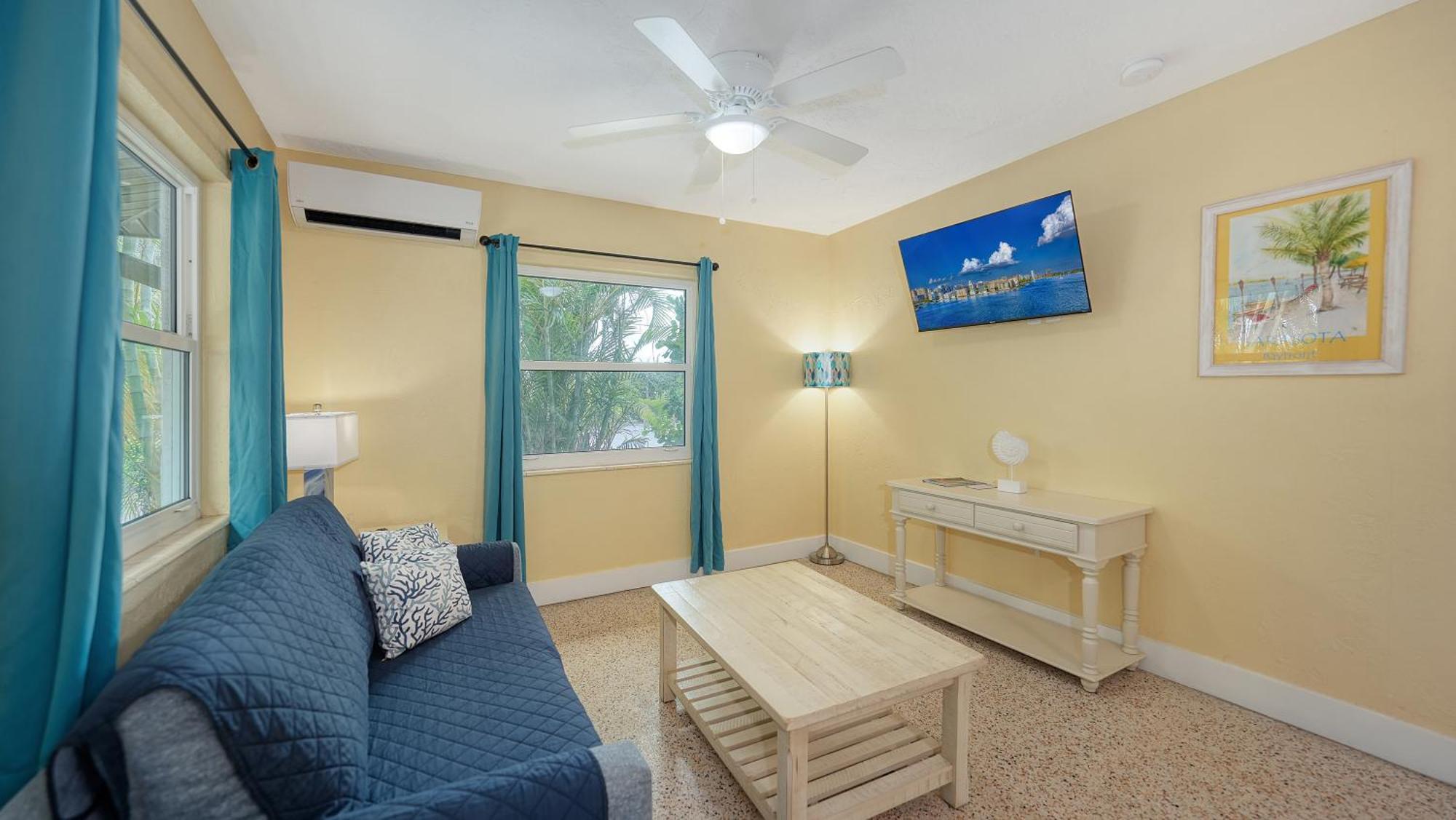 Siesta Key Palms Hotel