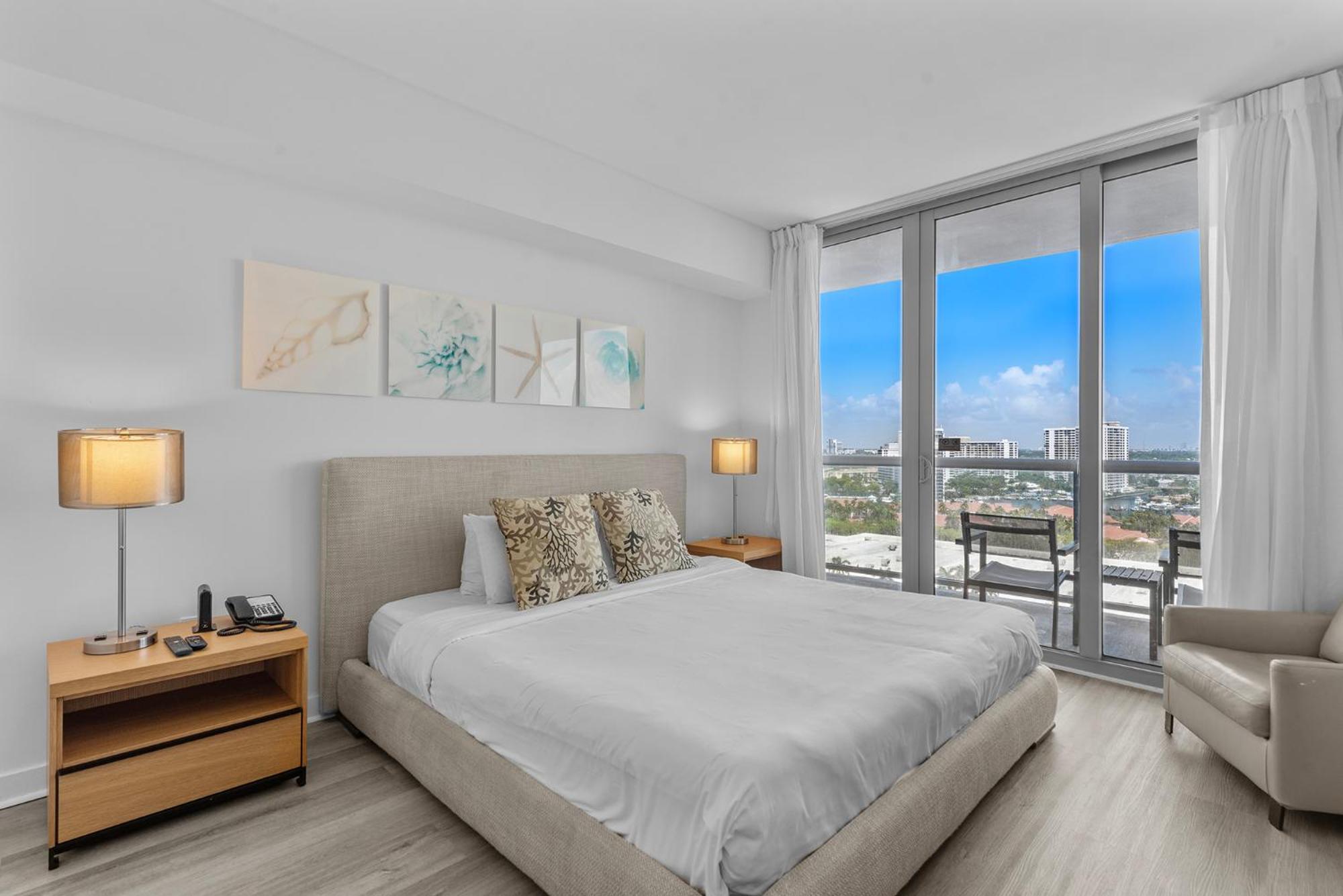 Water View Building With Pool - 5-min Walk To The