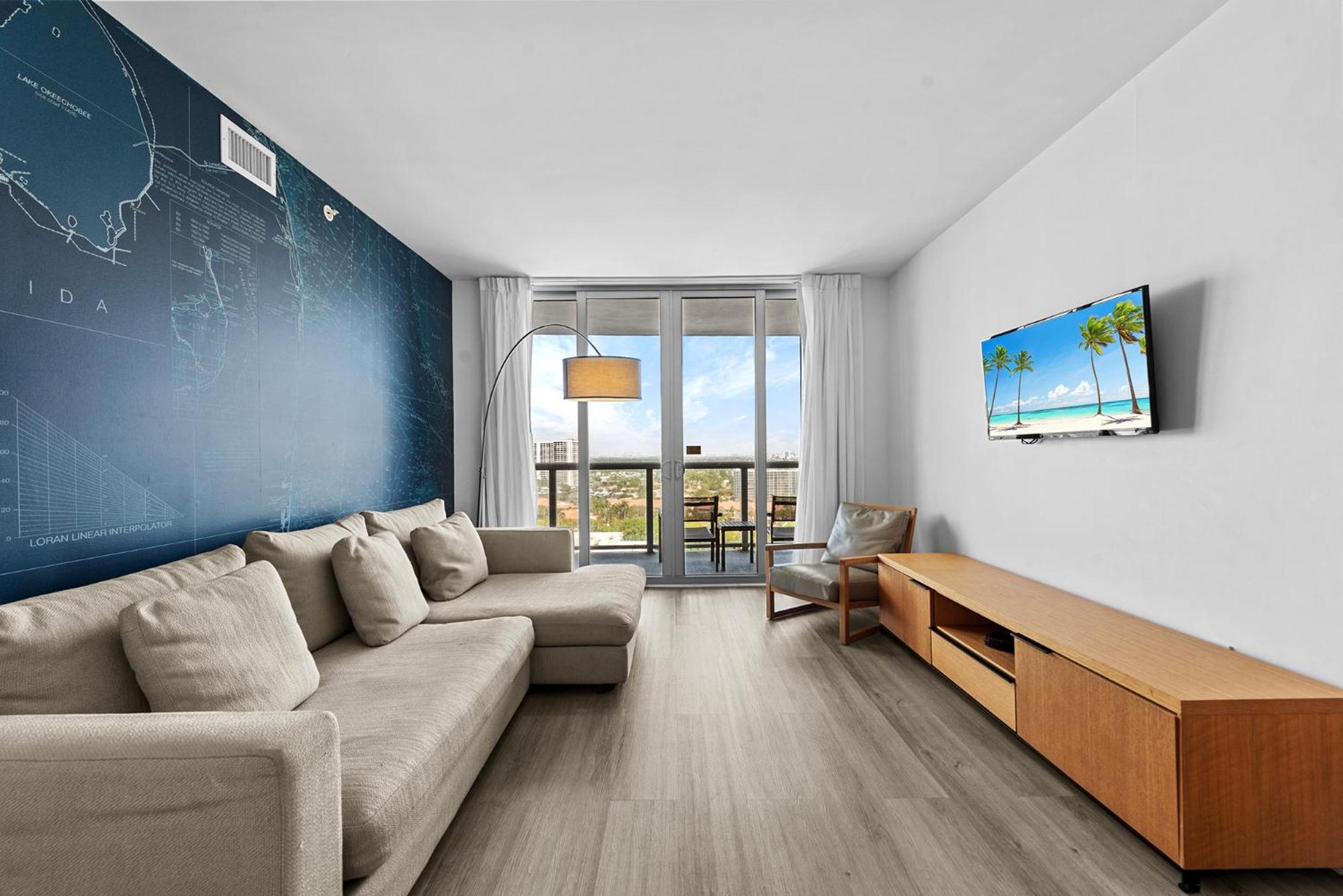 Water View Building With Pool - 5-min Walk To The