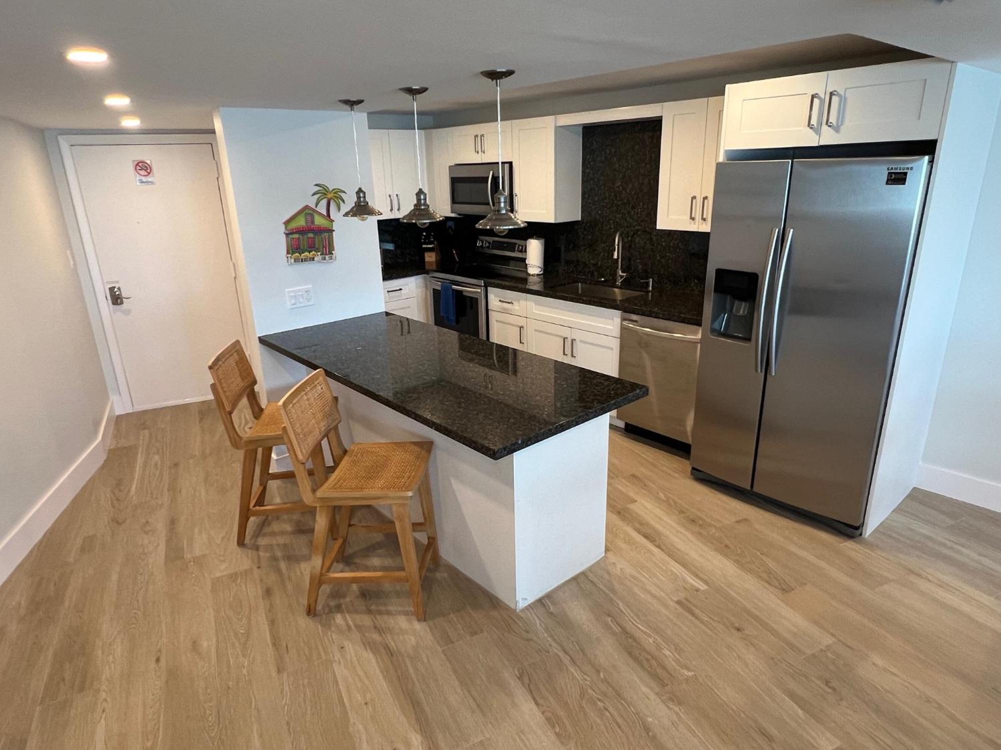 Licensed Mgr - Modern Oceanfront Condo! Beautiful Ocean Views! Resort! 2 King Beds!
