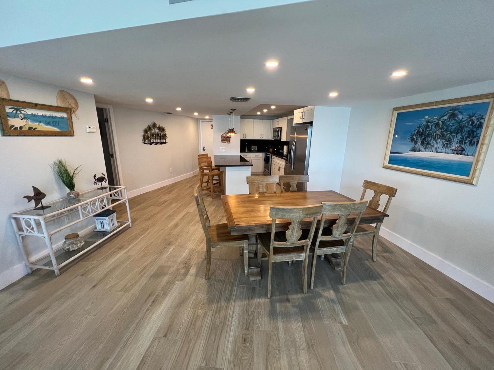 Licensed Mgr - Modern Oceanfront Condo! Beautiful Ocean Views! Resort! 2 King Beds! *