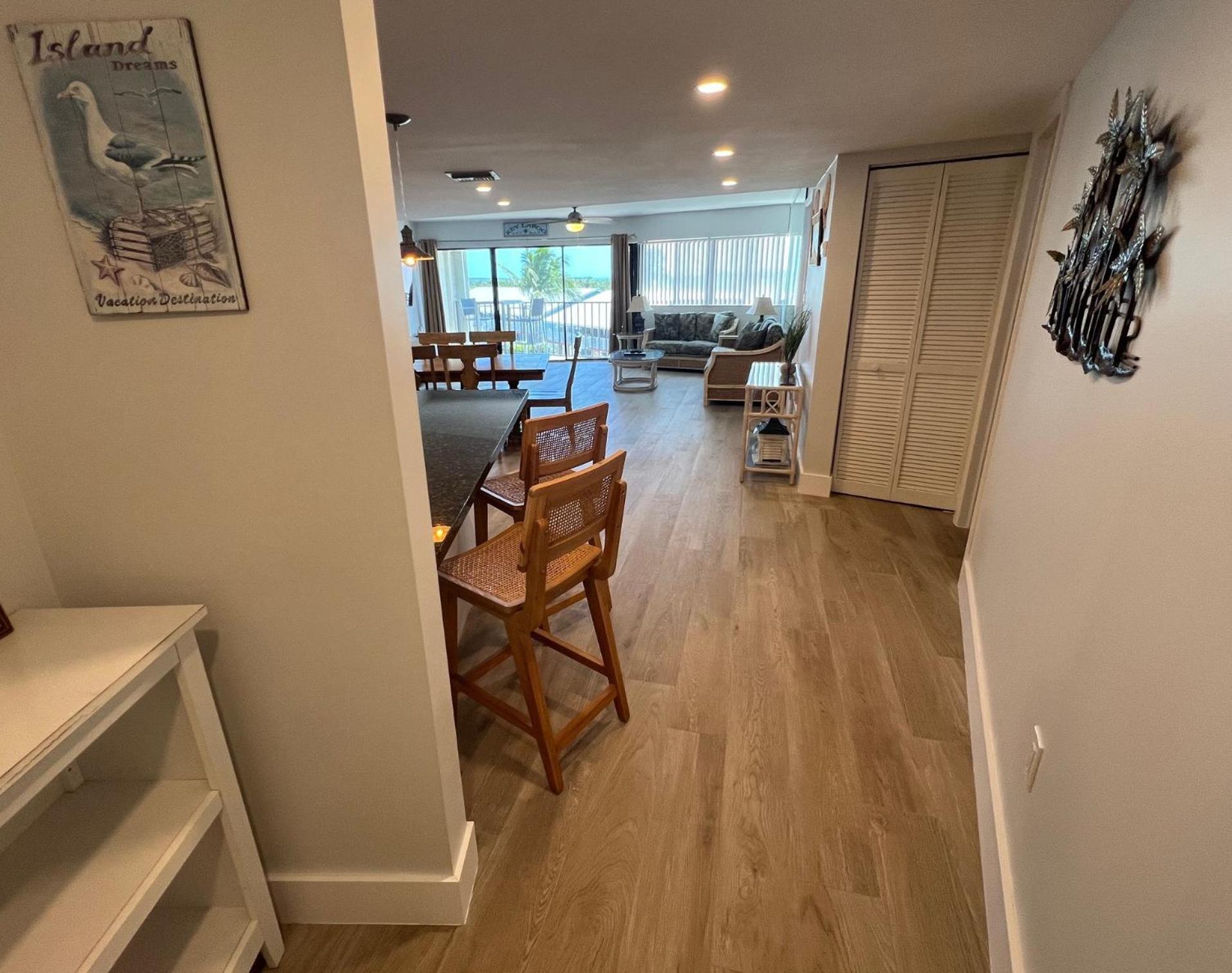 Licensed Mgr - Modern Oceanfront Condo! Beautiful Ocean Views! Resort! 2 King Beds! *