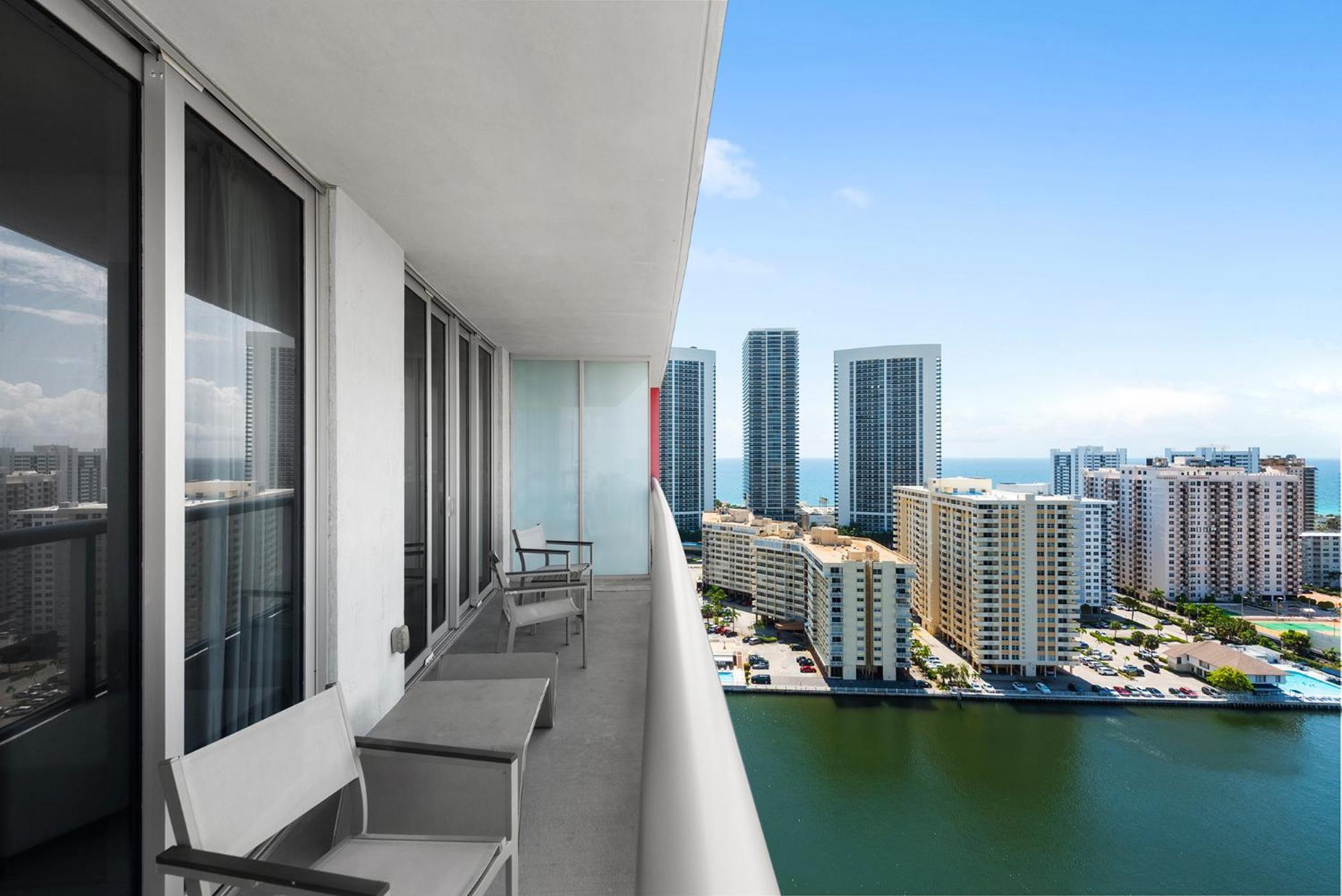 Aparthotel Water View Building With Pool - 5-min Walk To The *