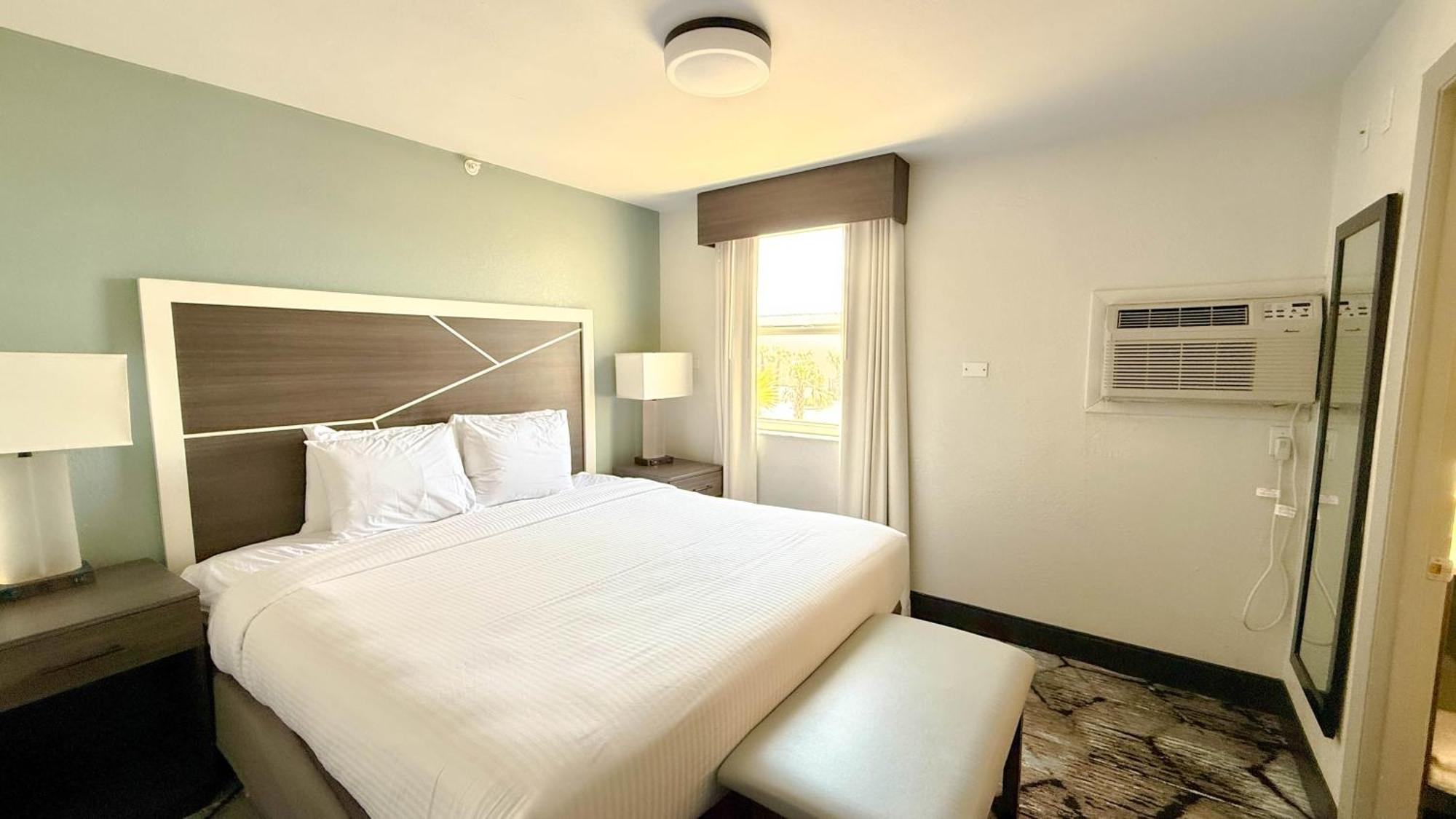 Western Daytona Seabreeze 3*
