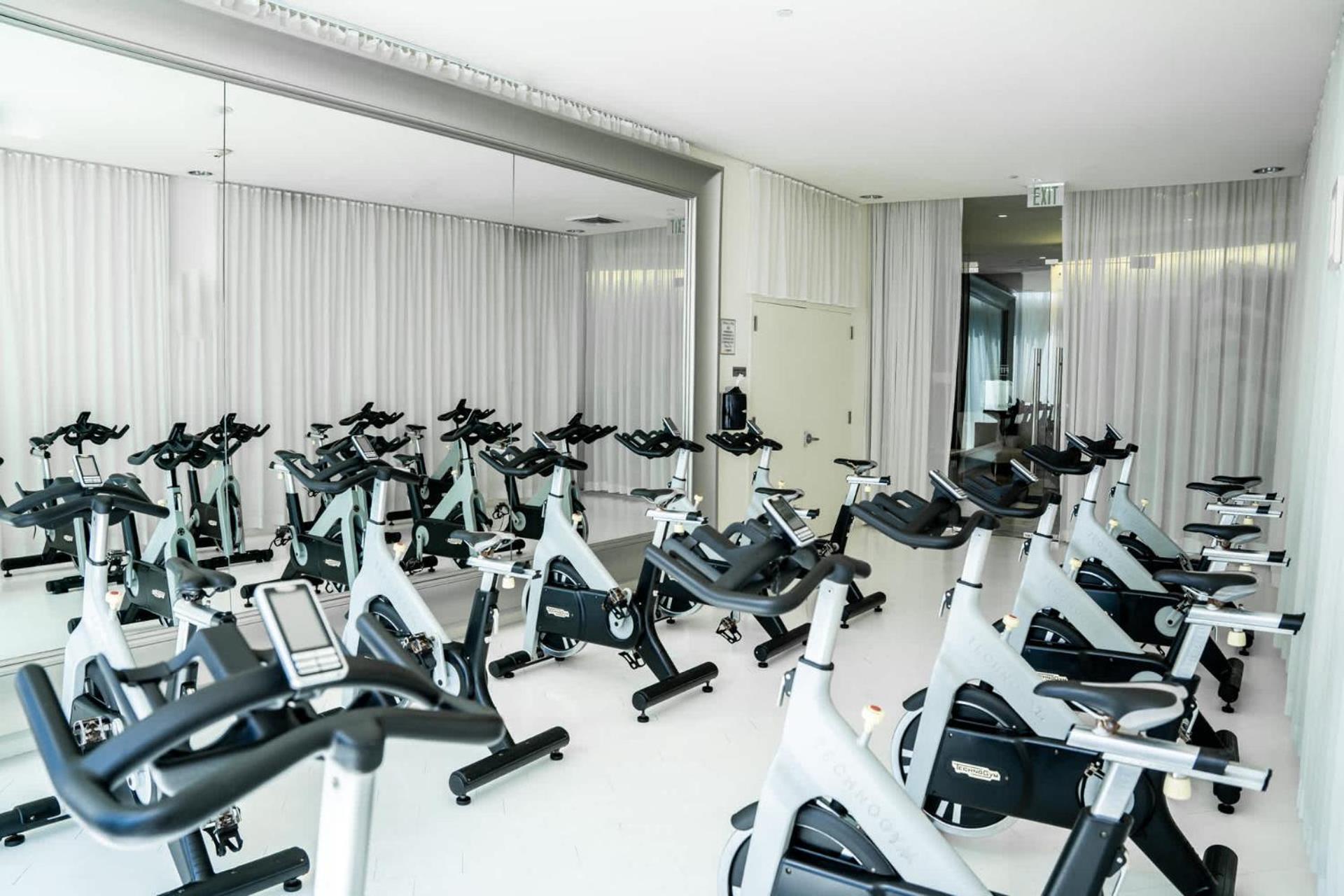 Mvr - The Ultimate Brickell Balcony