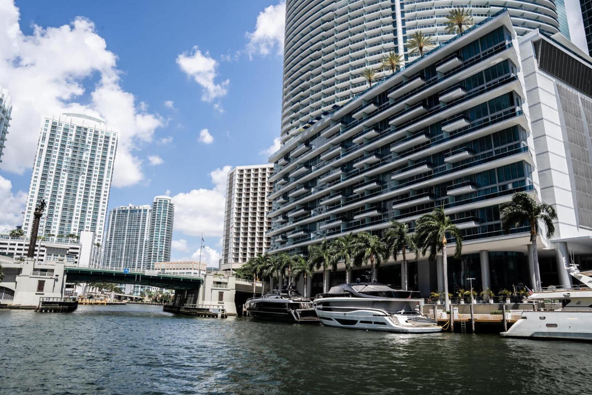 Mvr - The Ultimate Brickell Balcony