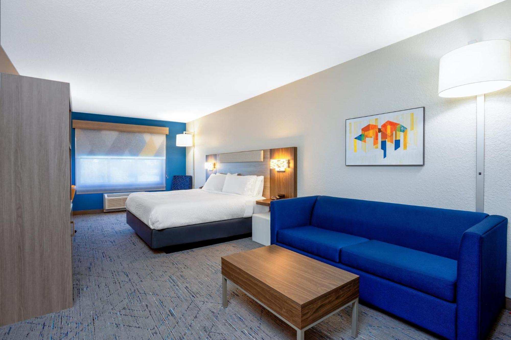 & Suites-i-95 Hotel