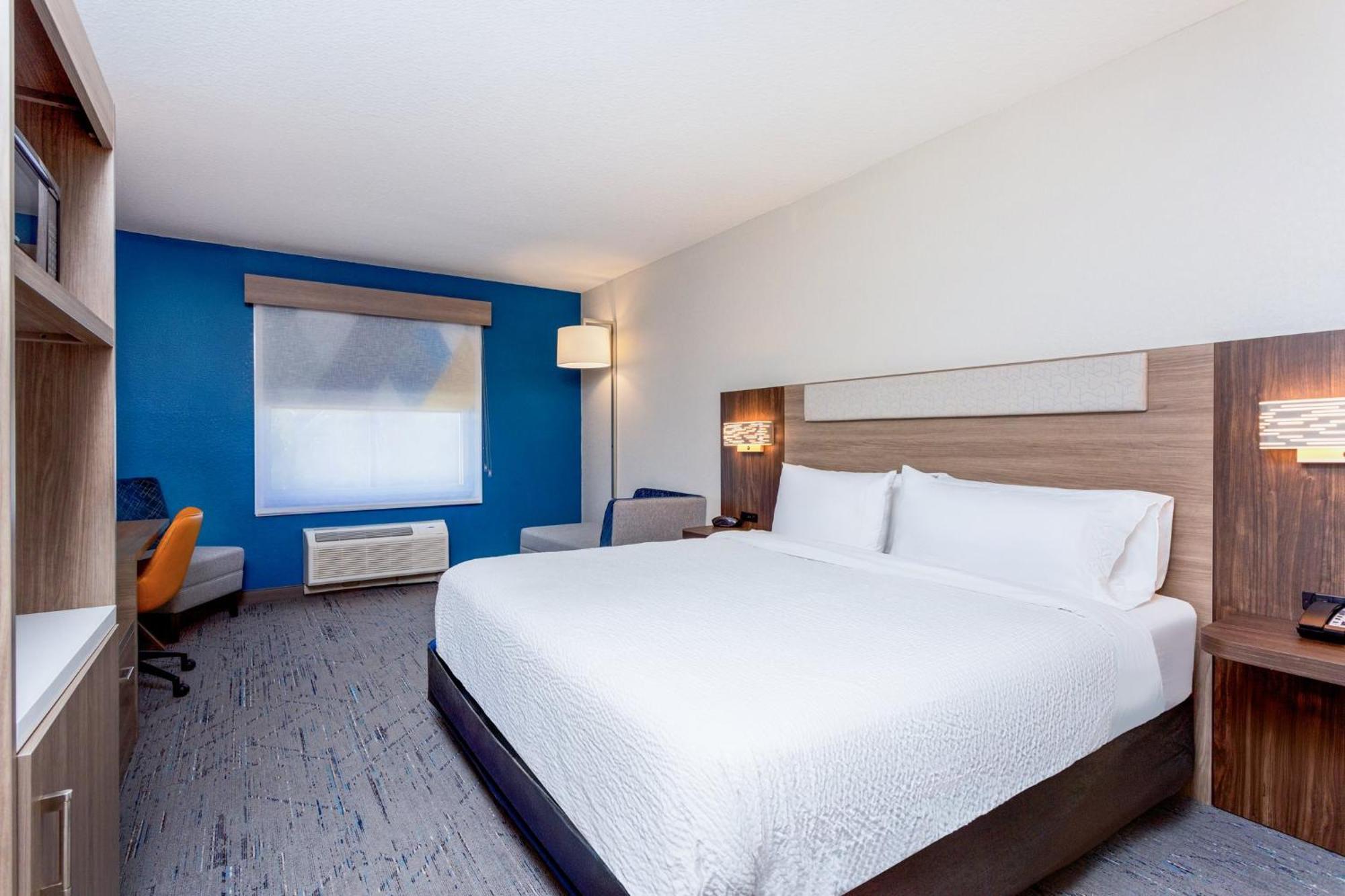 Hotel & Suites-i-95