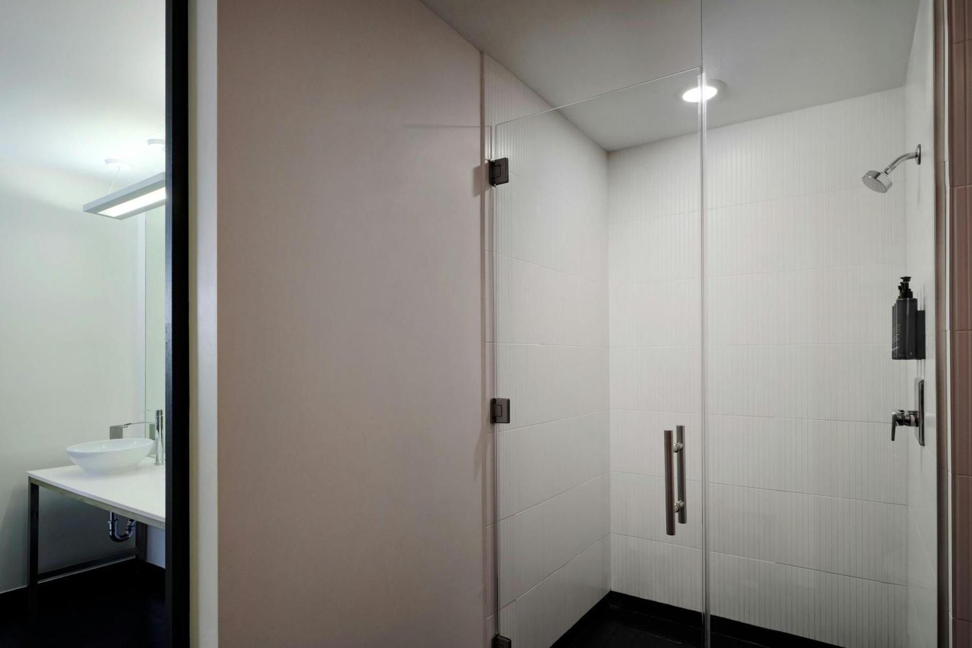 Aloft Miami 3*