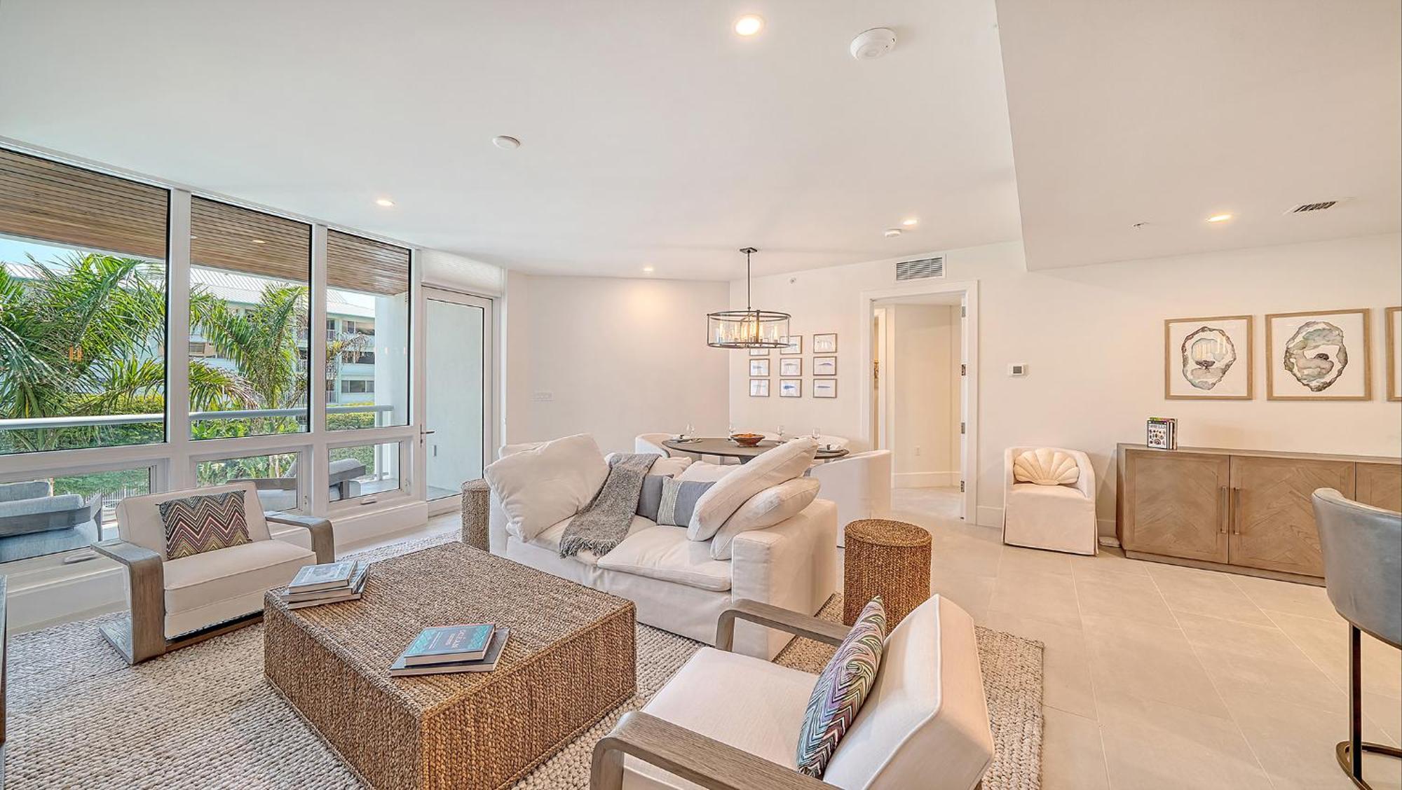 Apartment Ten35 Seaside *