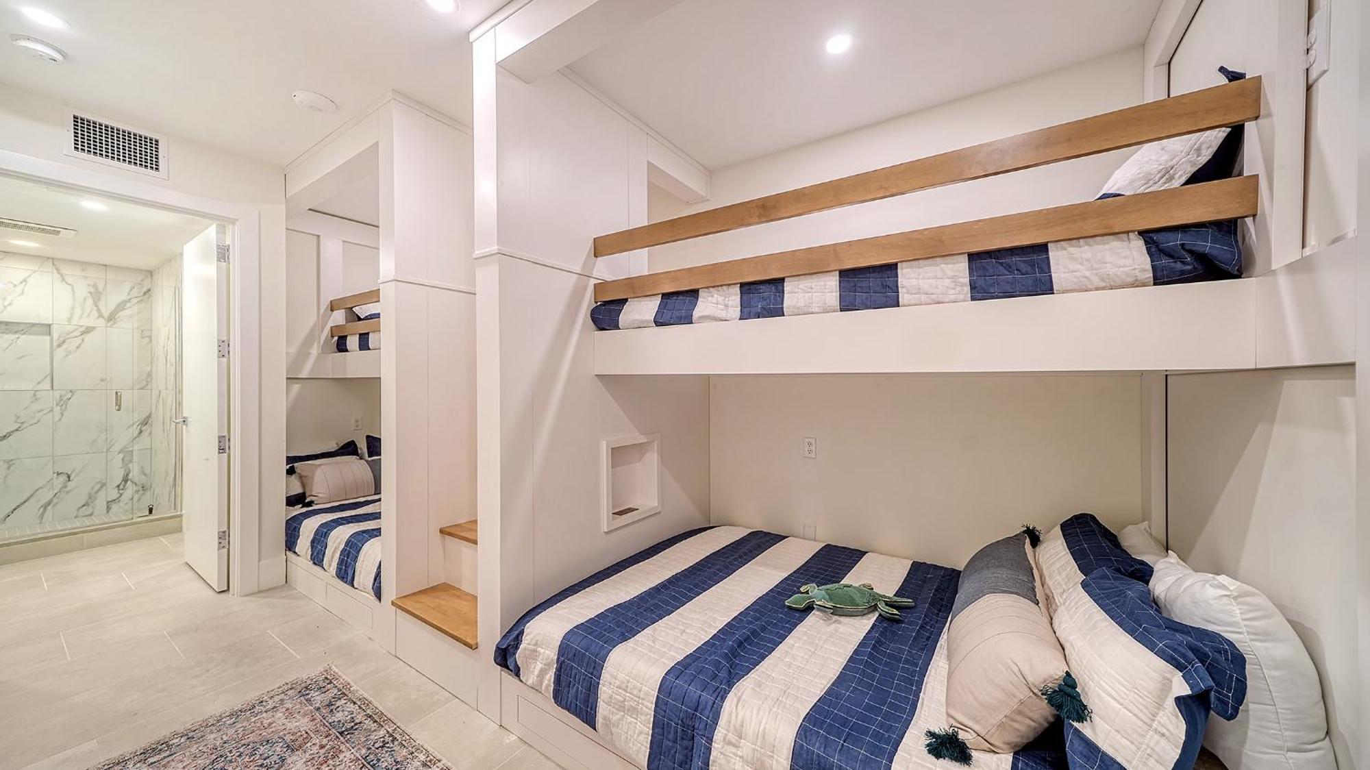 Ten35 Seaside Apartment *