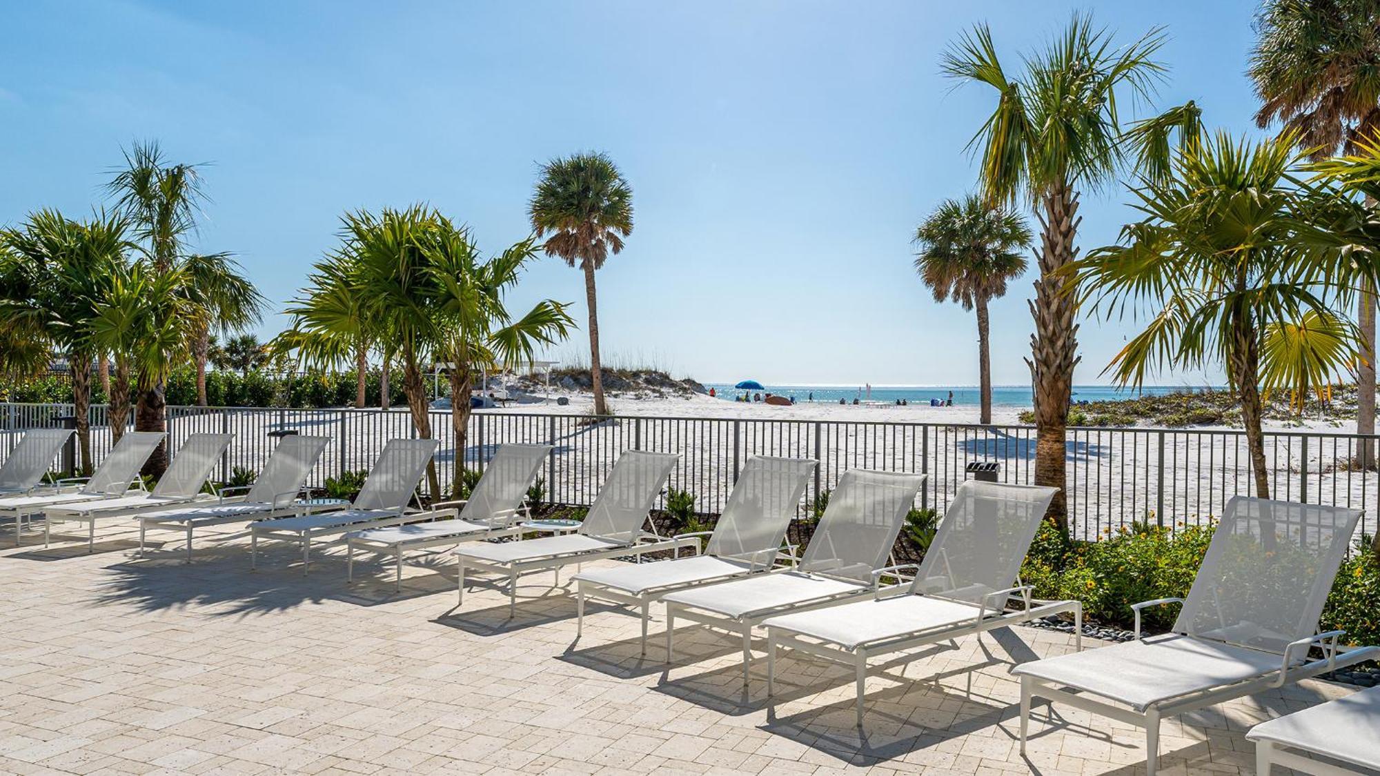 Ten35 Seaside Apartment *