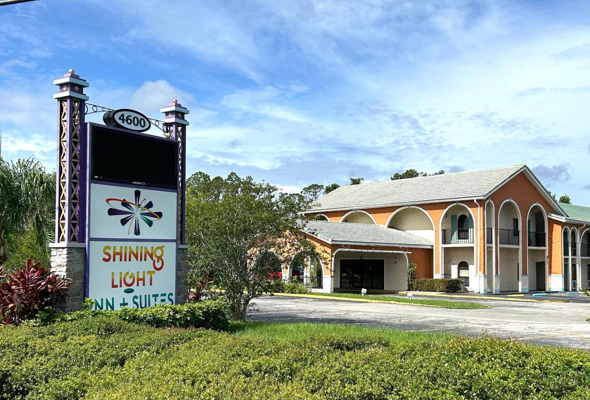 Shining Light & Hotel Kissimmee