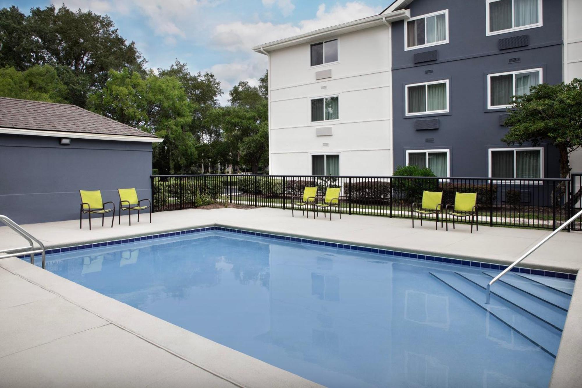 Hotel Candlewood Southpoint 2*