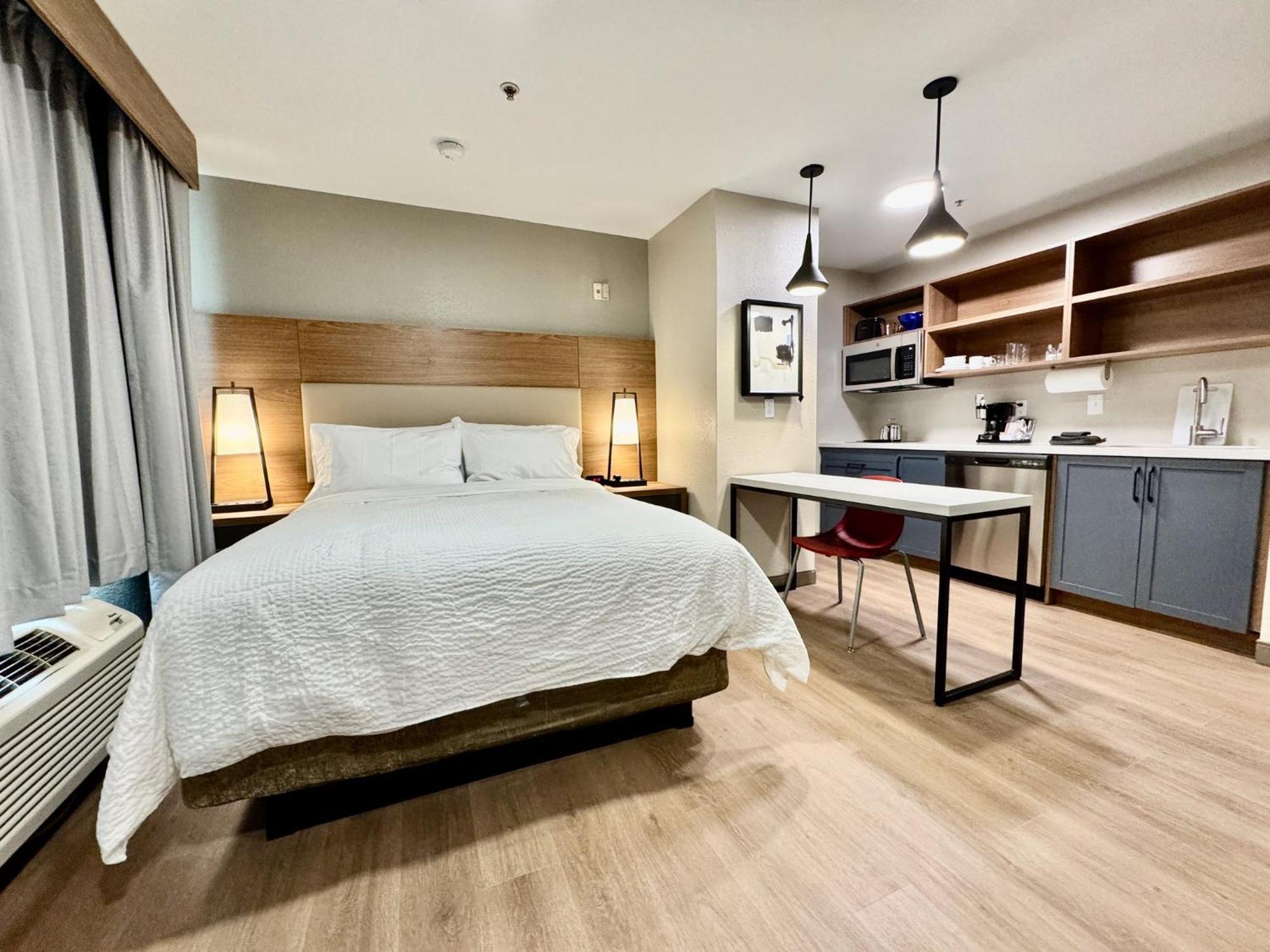 Candlewood Southpoint Jacksonville