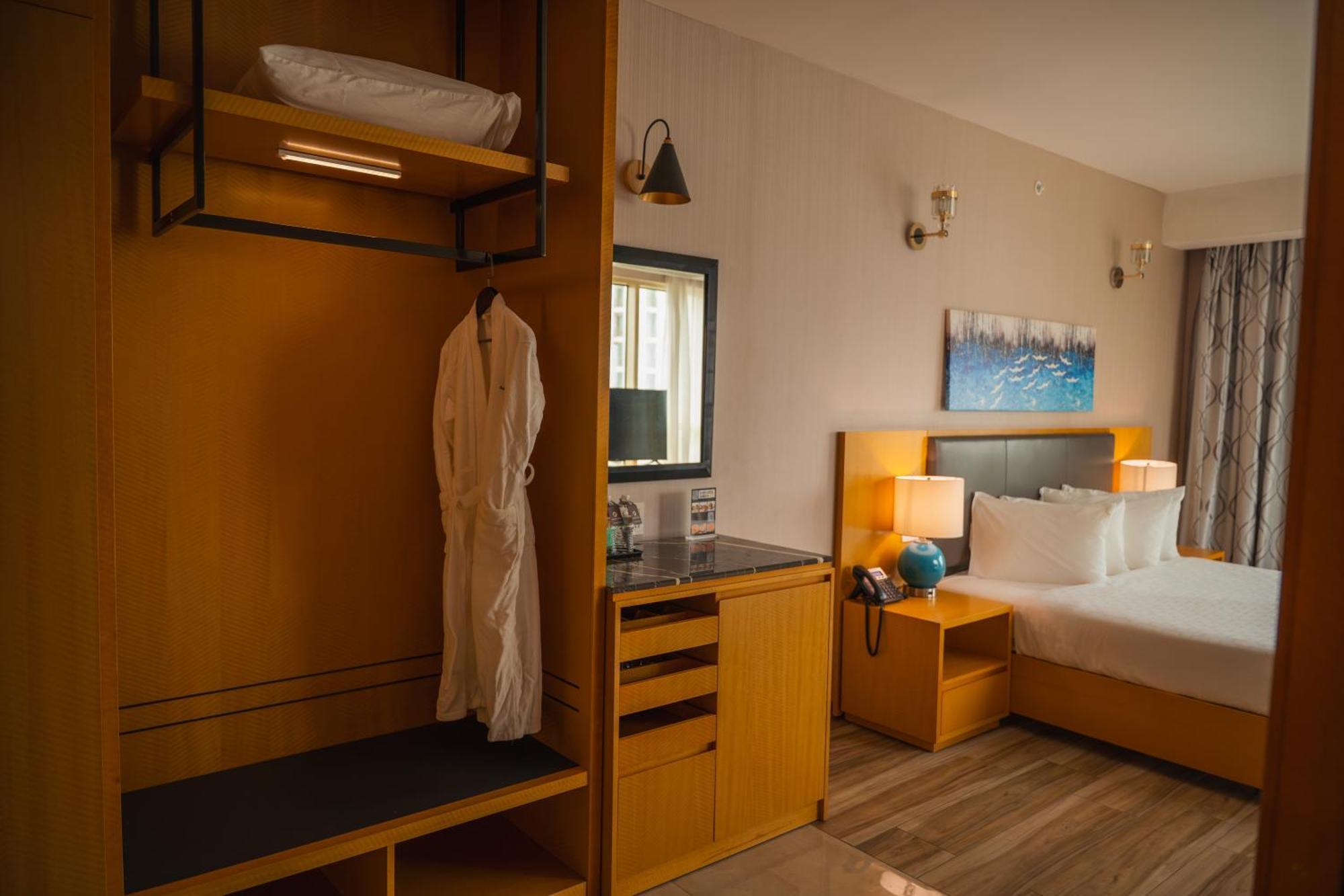 Hotel Galaxy Downtown 4*