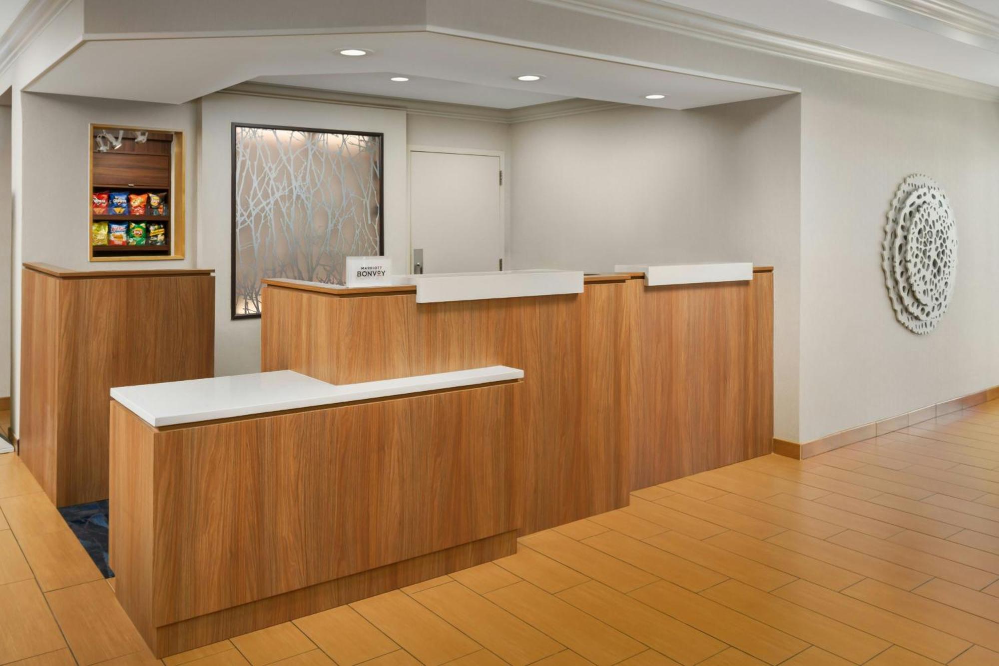 Fairfield & Hotel 3*