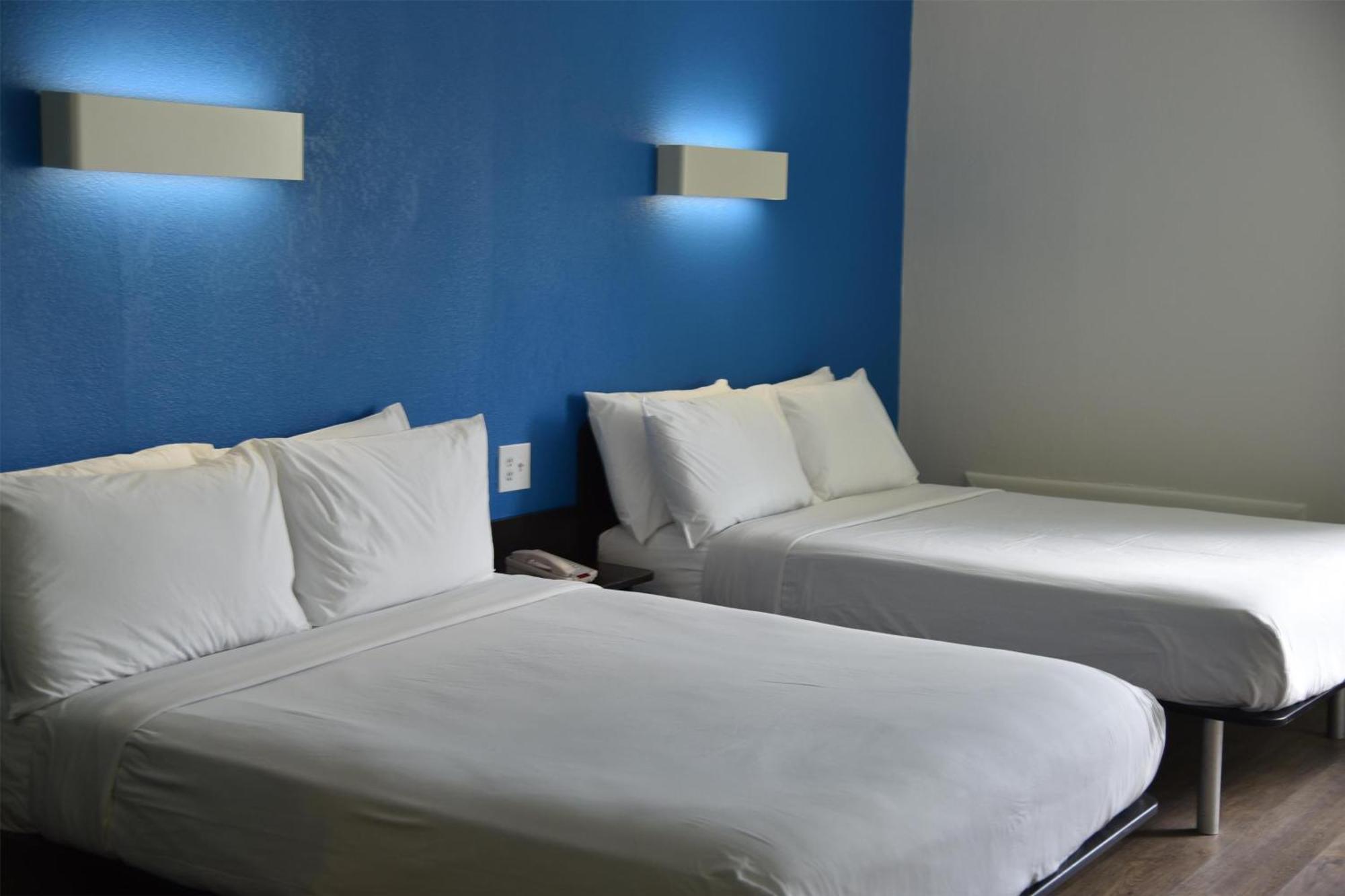 Signature Miami Hotel 3*