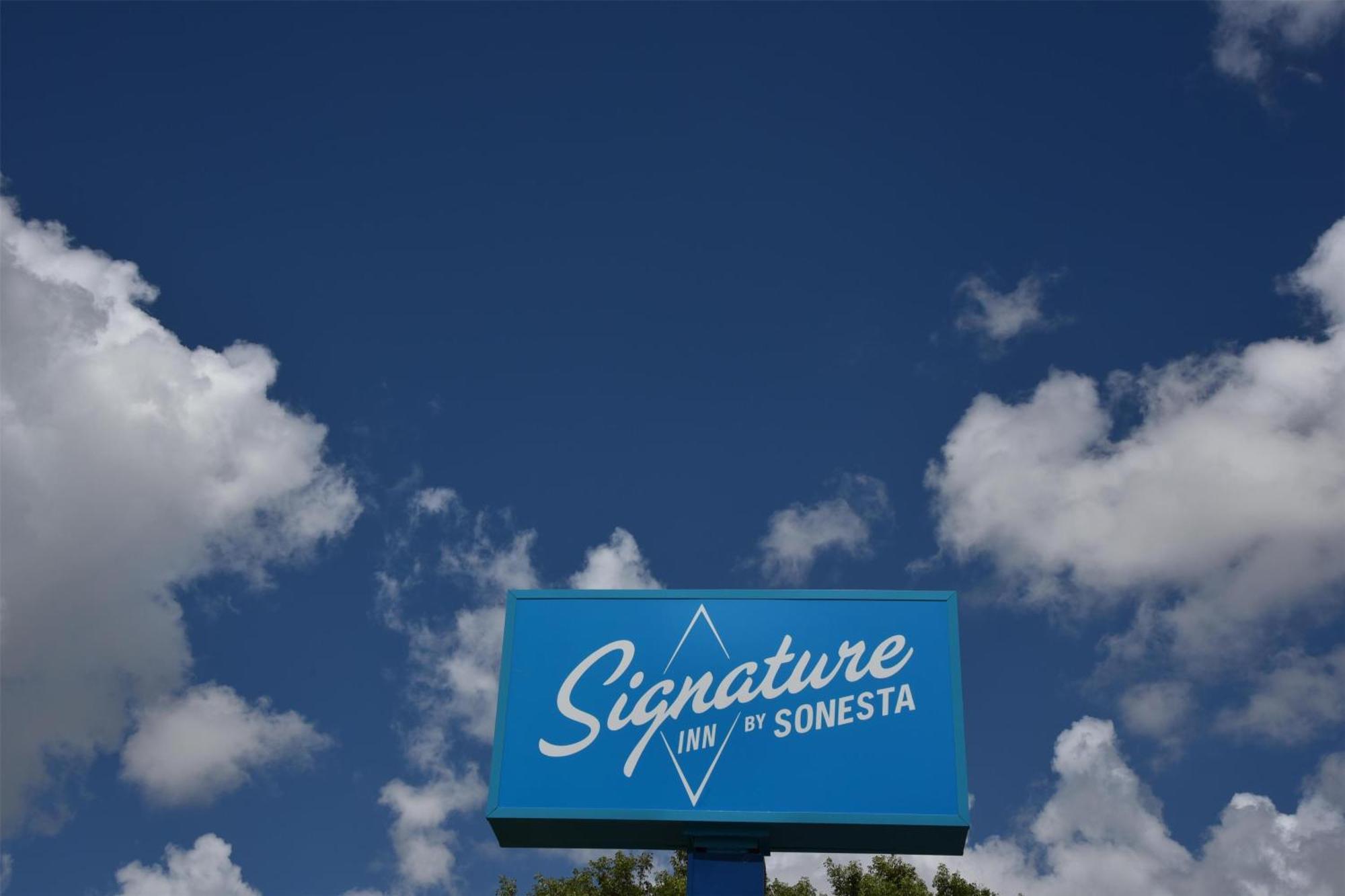 Signature Miami Hotel