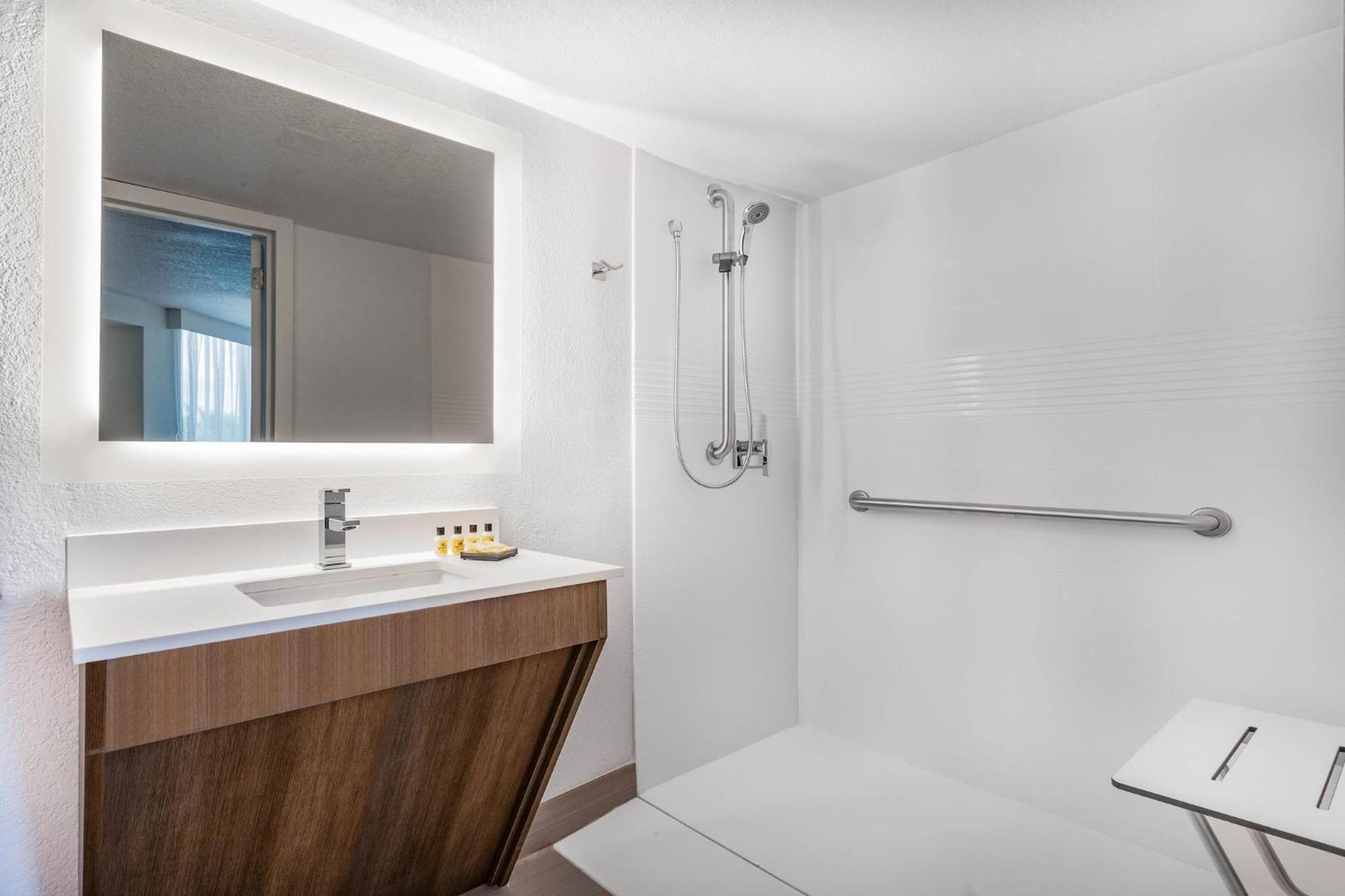 Kissimmee By The Parks By Ihg 3* Four Corners