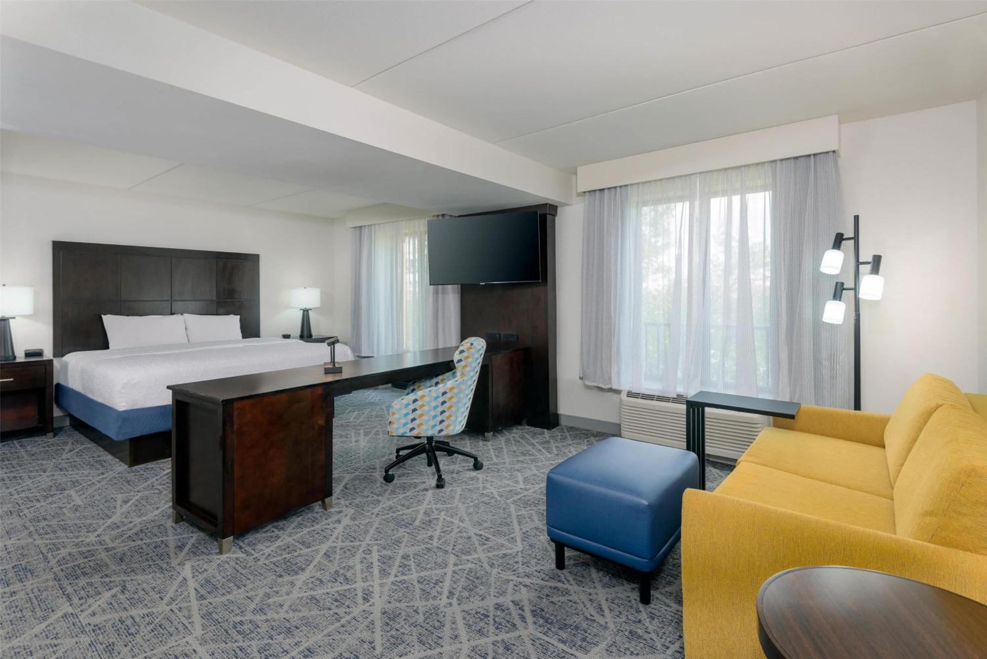 Hampton & Pensacola/gulf Breeze Hotel